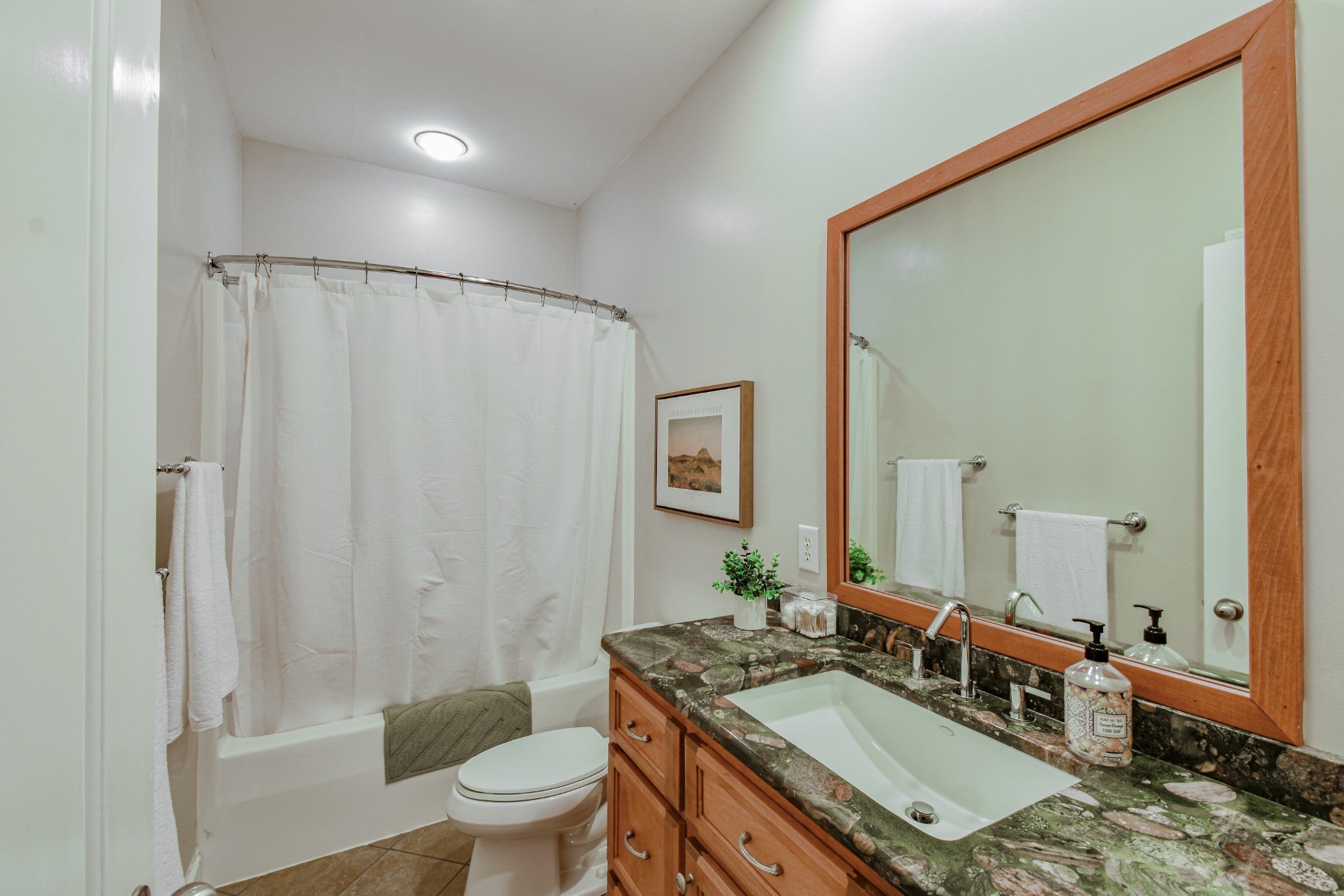 Hohenwald, Tennessee, 38462, United States, 6 Bedrooms Bedrooms, ,3 BathroomsBathrooms,Residential,Active,1964507