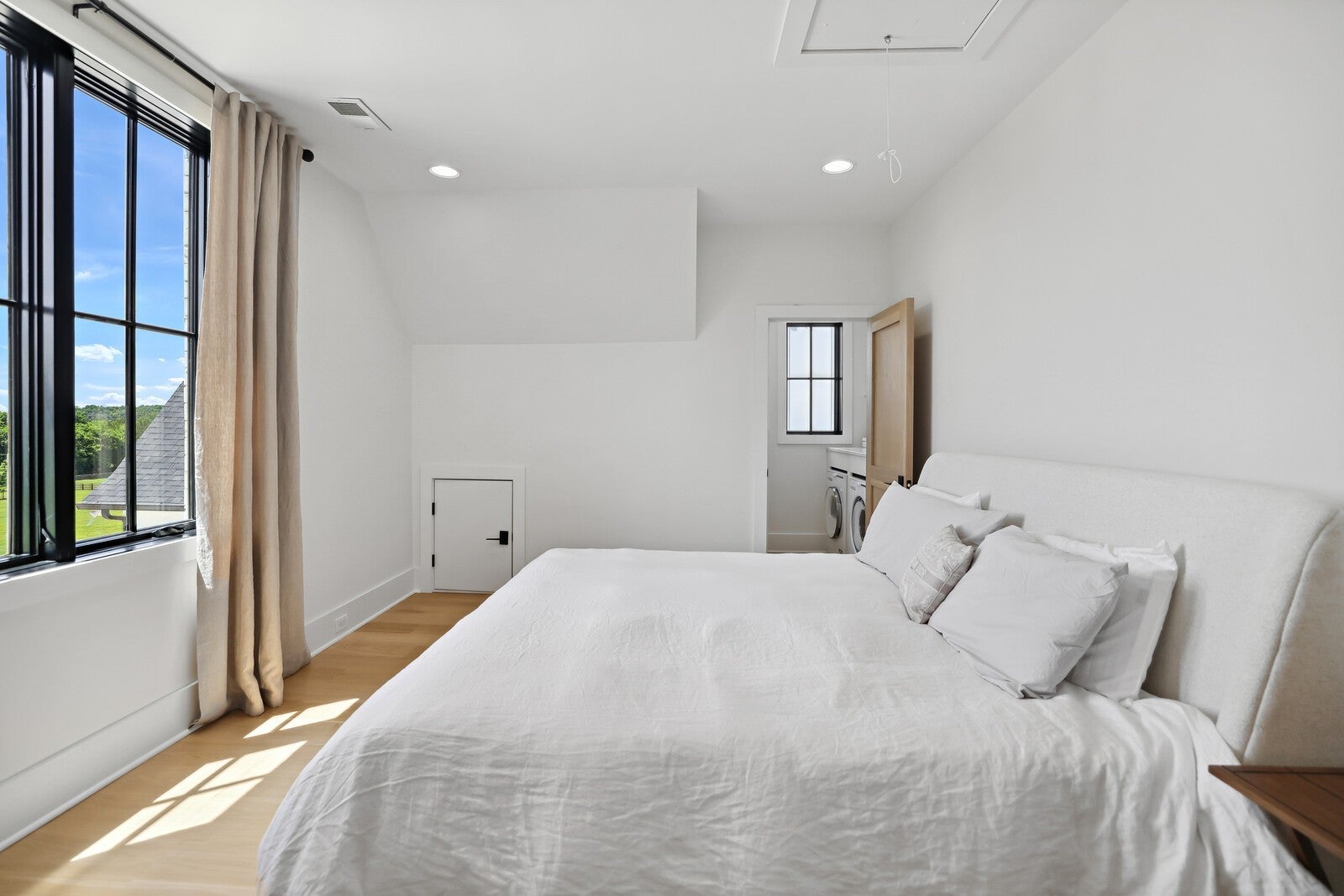 Franklin, Tennessee, 37067, United States, 5 Bedrooms Bedrooms, ,6 BathroomsBathrooms,Residential,Active,2009381