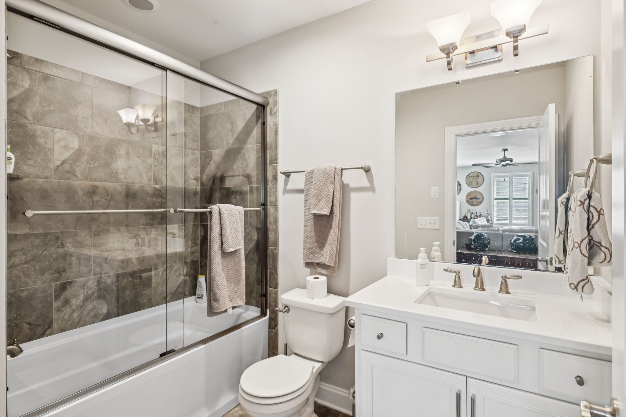 Franklin, Tennessee, 37064, United States, 3 Bedrooms Bedrooms, ,3 BathroomsBathrooms,Residential,Active,2010897