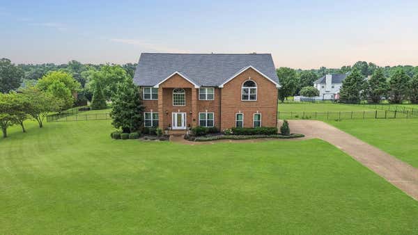 104 BROOKSTONE DR, BURNS, TN 37029 - Image 1