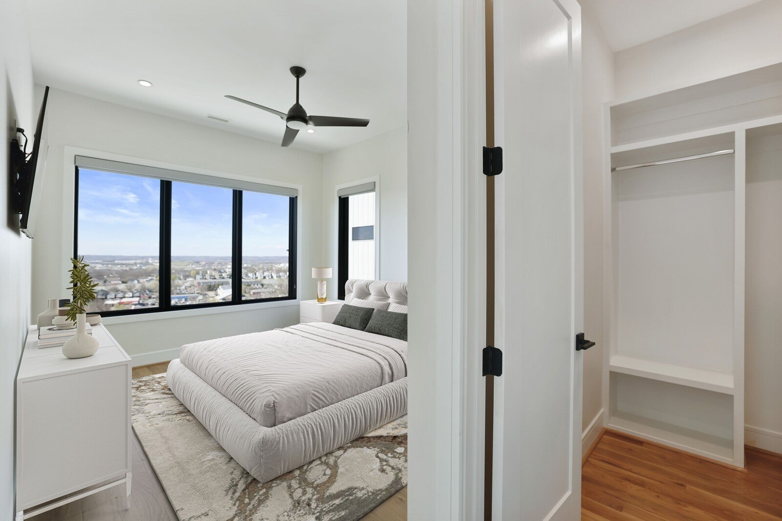 Nashville, Tennessee, 37209, United States, 4 Bedrooms Bedrooms, ,5 BathroomsBathrooms,Residential,Active,2007005