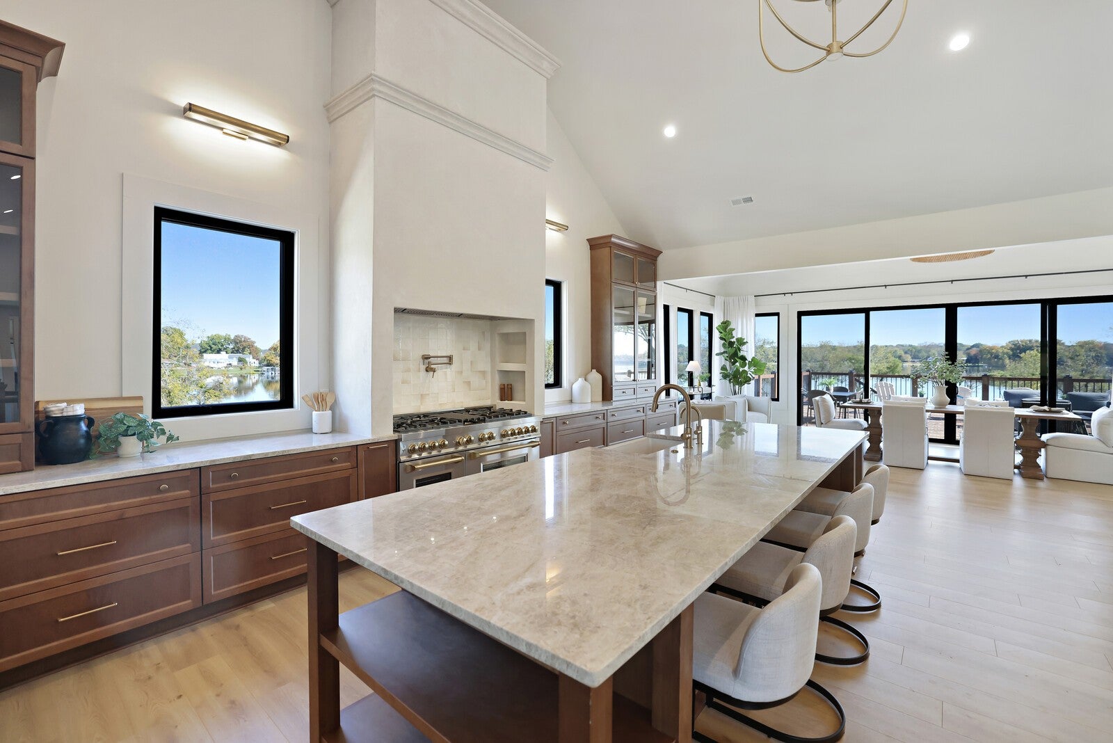 Hendersonville, Tennessee, 37075, United States, 5 Bedrooms Bedrooms, ,5 BathroomsBathrooms,Residential,Active,1988446