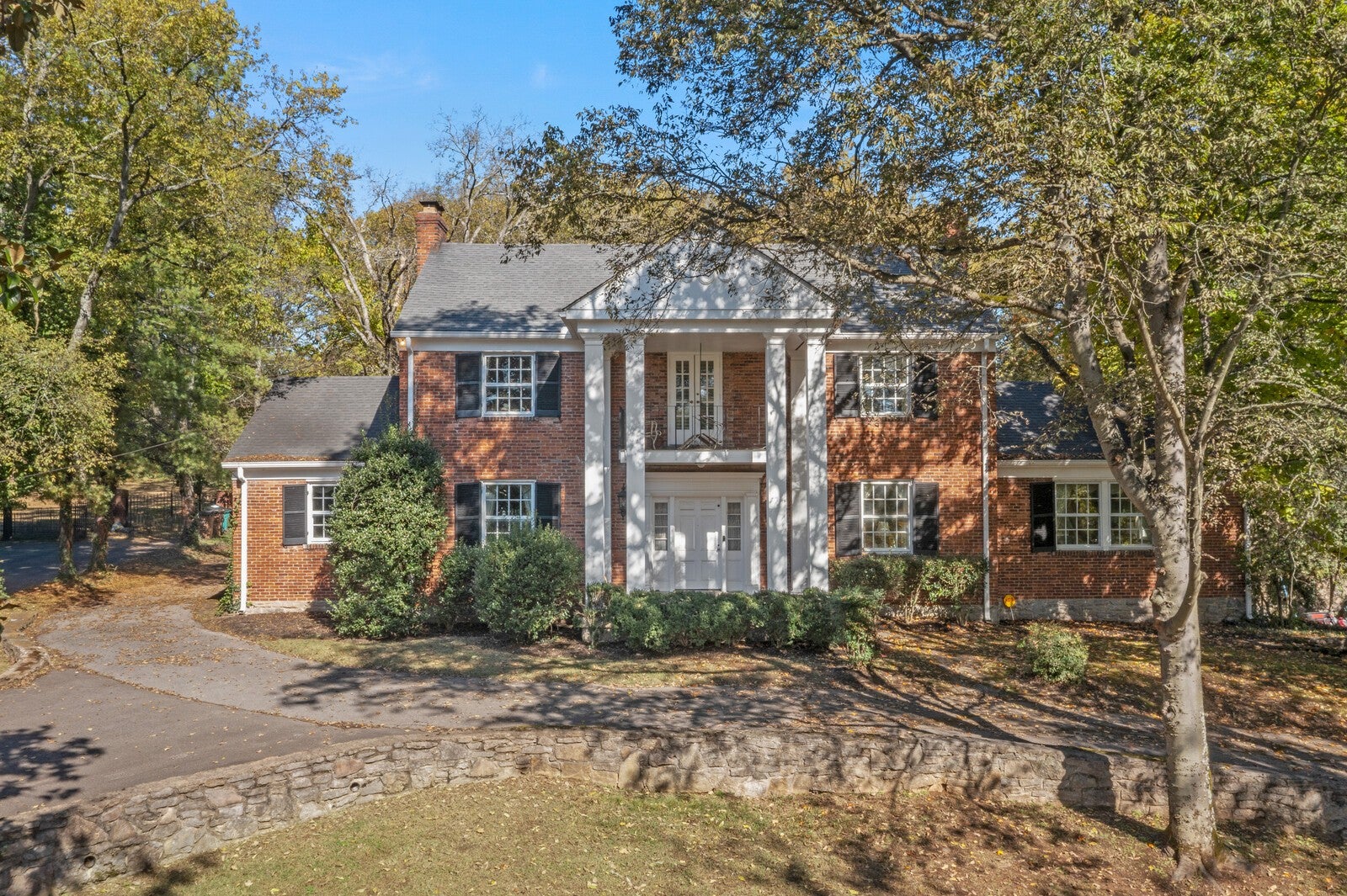 Nashville, Tennessee, 37215, United States, 4 Bedrooms Bedrooms, ,3 BathroomsBathrooms,Residential,Active,1997588