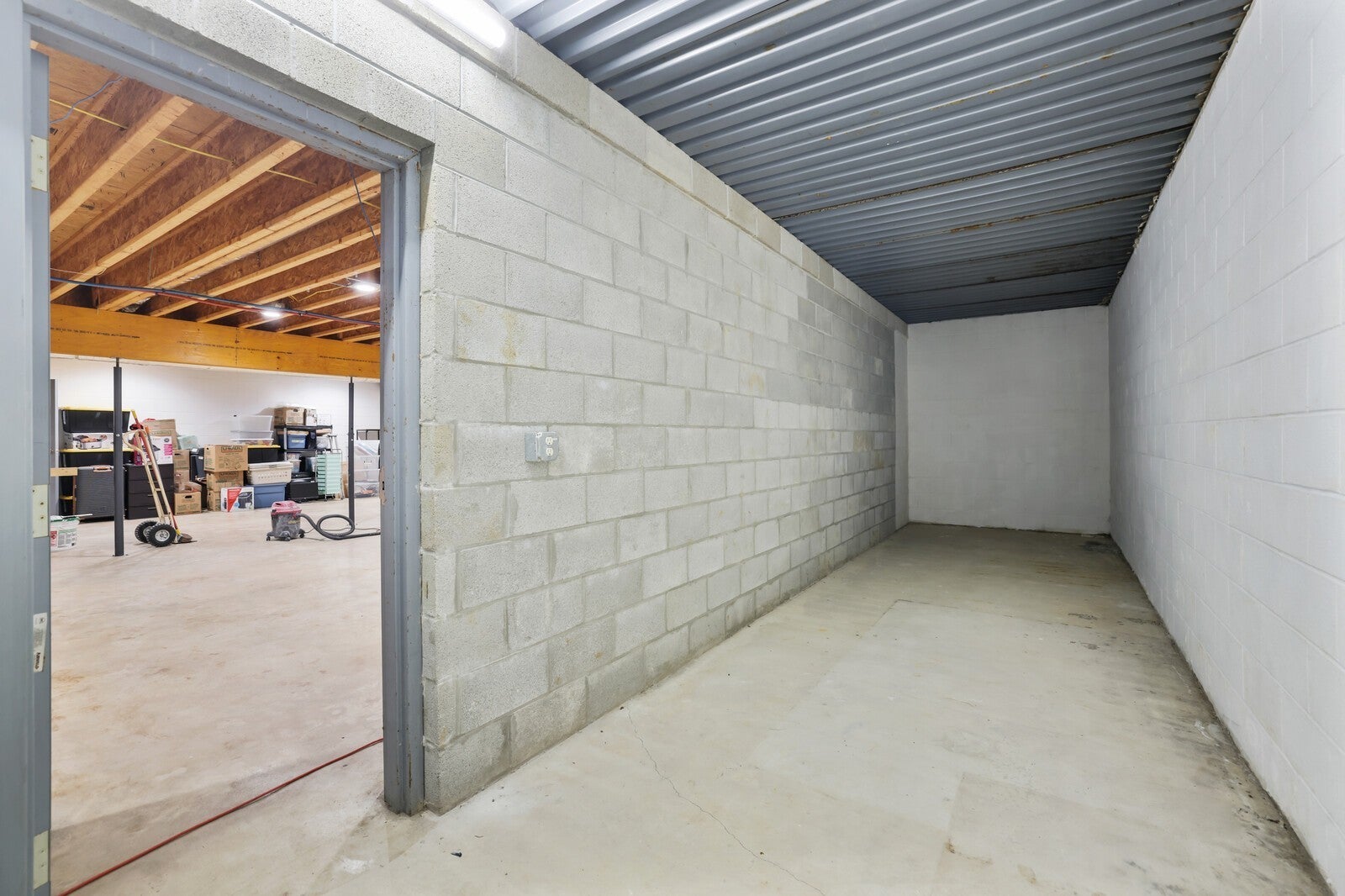 Culleoka, Tennessee, 38451, United States, 3 Bedrooms Bedrooms, ,5 BathroomsBathrooms,Residential,Active,2007337