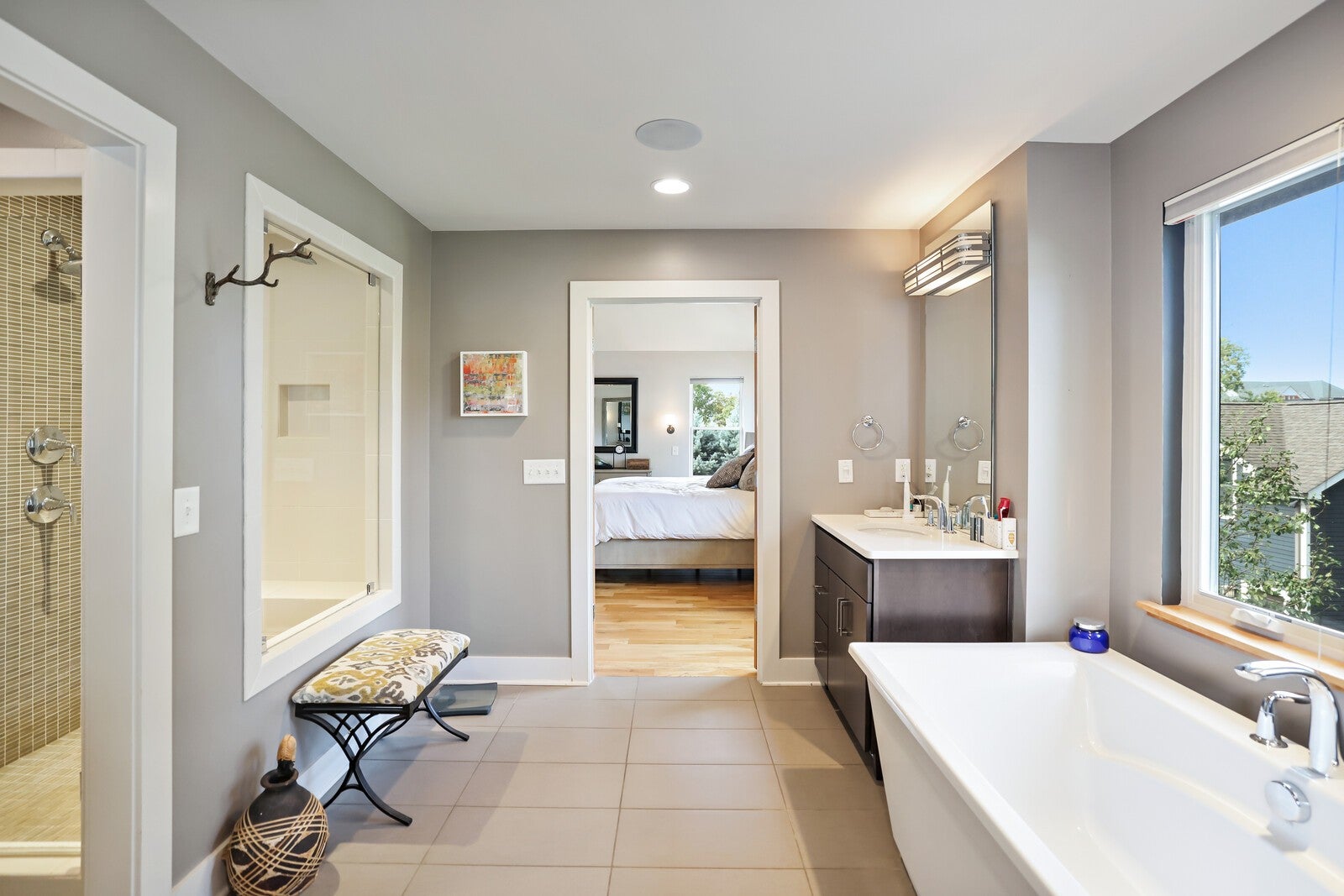 Nashville, Tennessee, 37206, United States, 4 Bedrooms Bedrooms, ,3 BathroomsBathrooms,Residential,Active,1969649