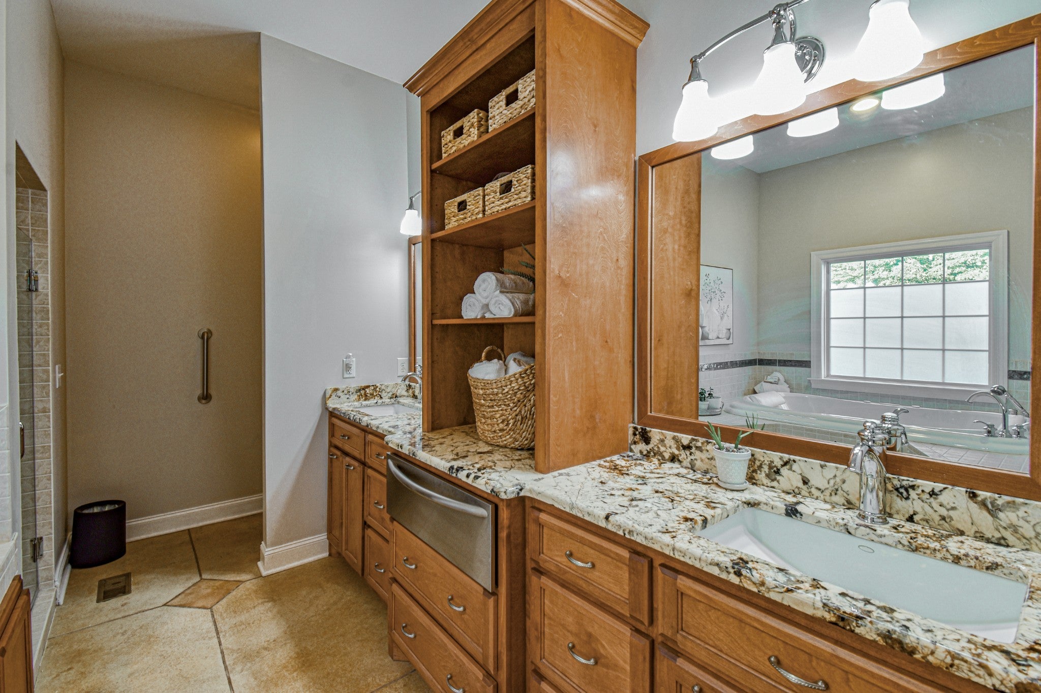 Hohenwald, Tennessee, 38462, United States, 6 Bedrooms Bedrooms, ,3 BathroomsBathrooms,Residential,Active,1964507