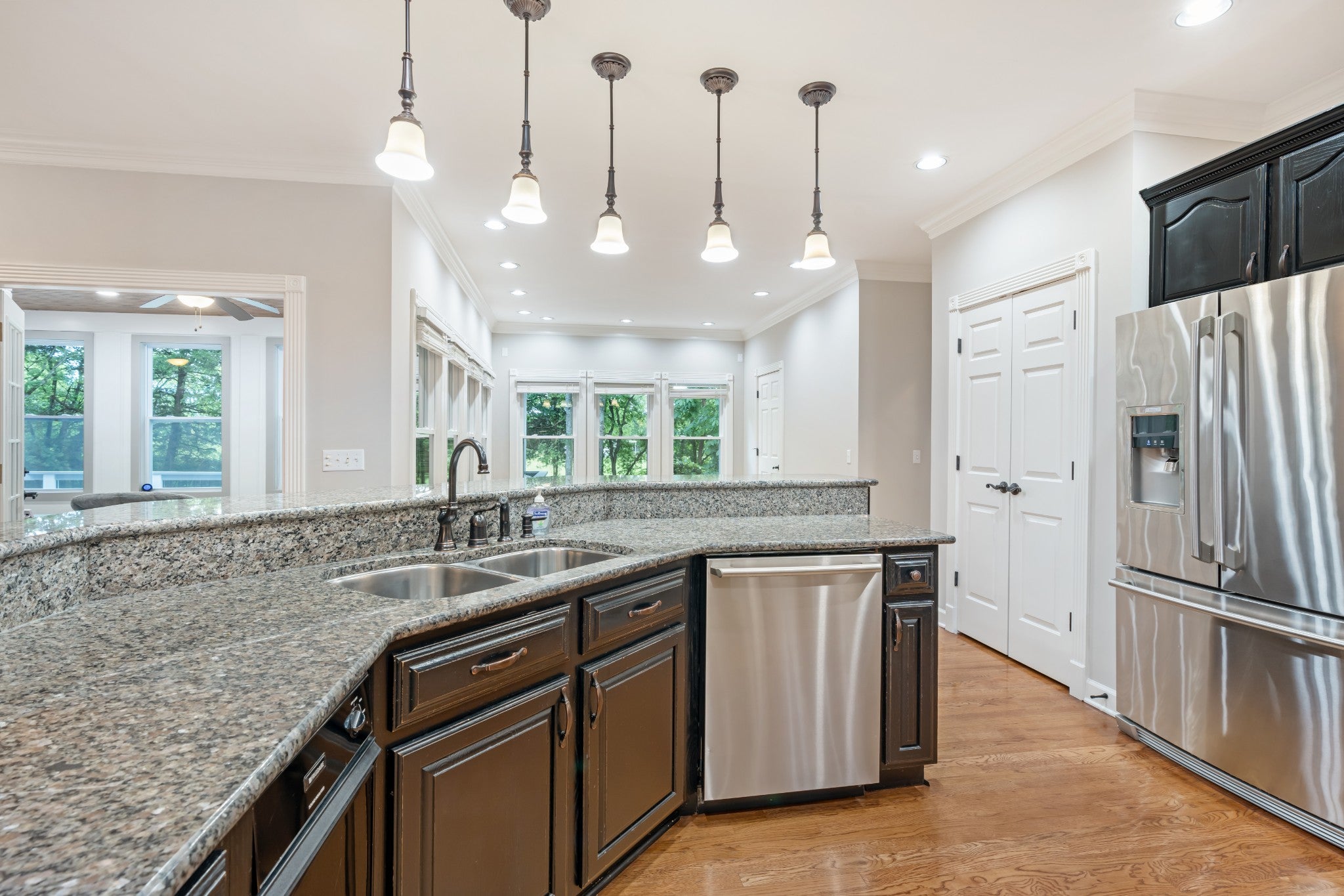 Gallatin, Tennessee, 37066, United States, 4 Bedrooms Bedrooms, ,5 BathroomsBathrooms,Residential,Active,1834473