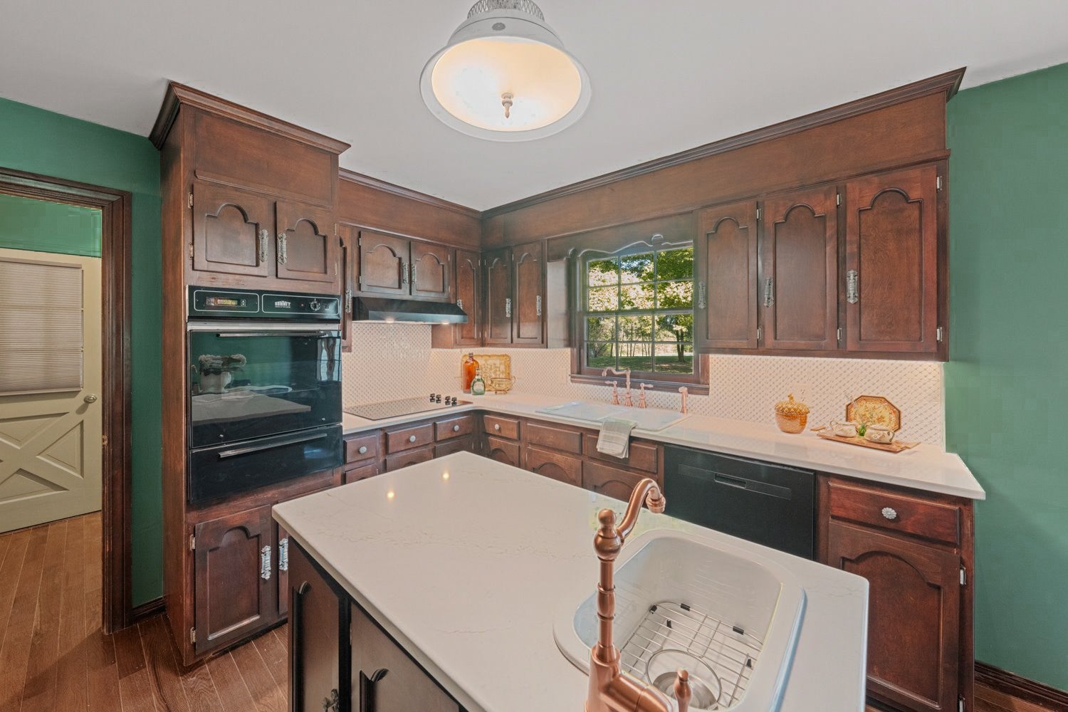 Columbia, Tennessee, 38401, United States, 4 Bedrooms Bedrooms, ,3 BathroomsBathrooms,Residential,Active,1963382