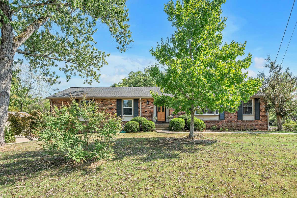 6313 SAINT HENRY DR, NASHVILLE, TN 37205, photo 1 of 23