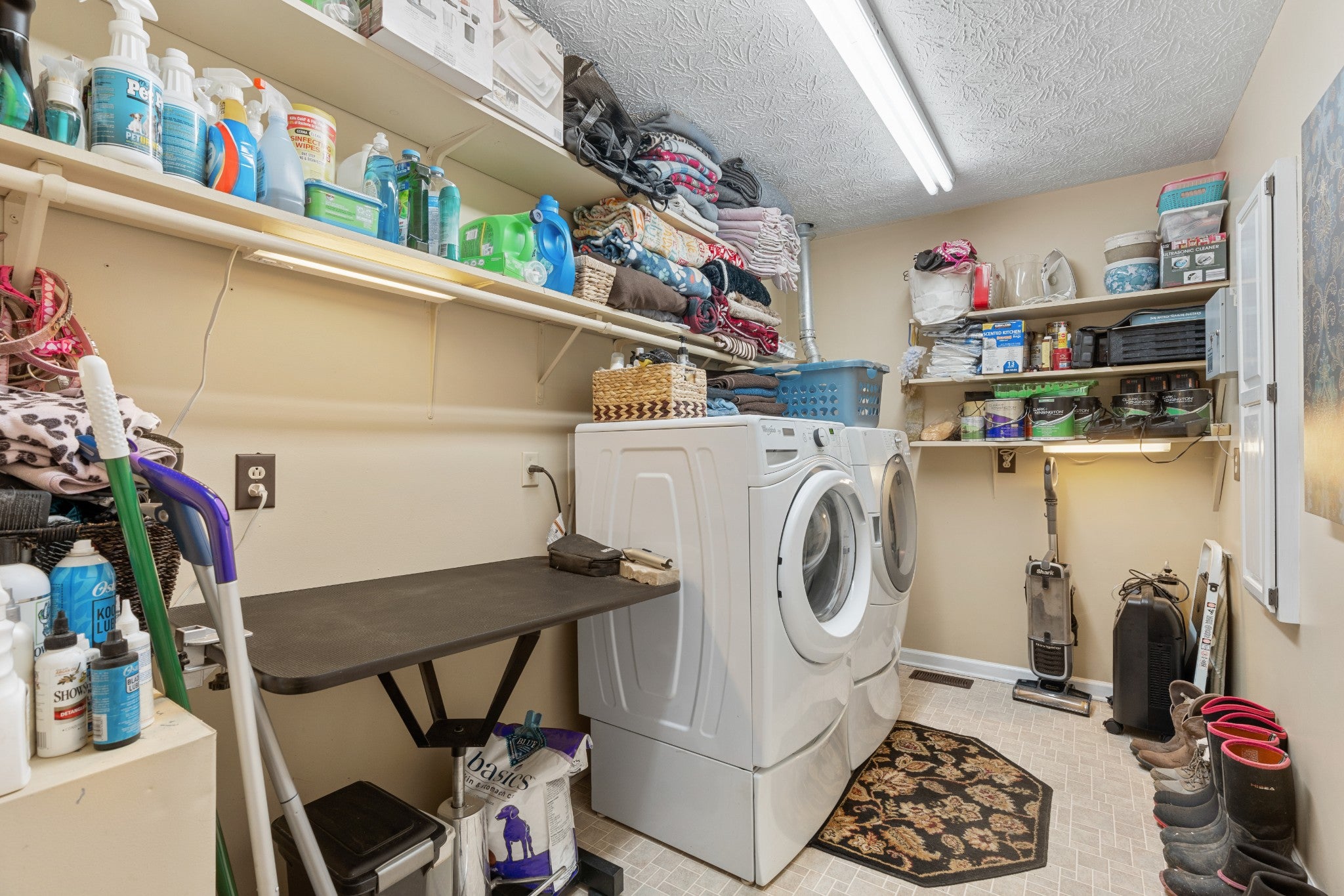 Dowelltown, Tennessee, 37059, United States, 4 Bedrooms Bedrooms, ,2 BathroomsBathrooms,Residential,Active,1745626