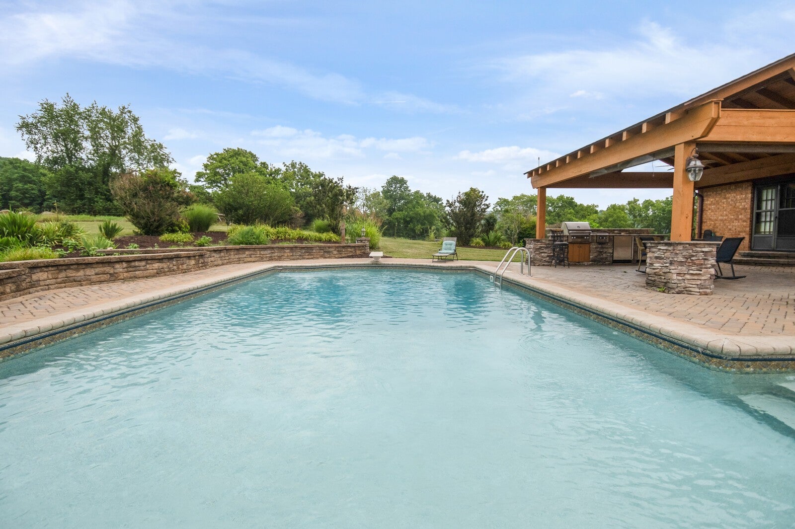 Goodlettsville, Tennessee, 37072, United States, 4 Bedrooms Bedrooms, ,4 BathroomsBathrooms,Residential,Active,1853351