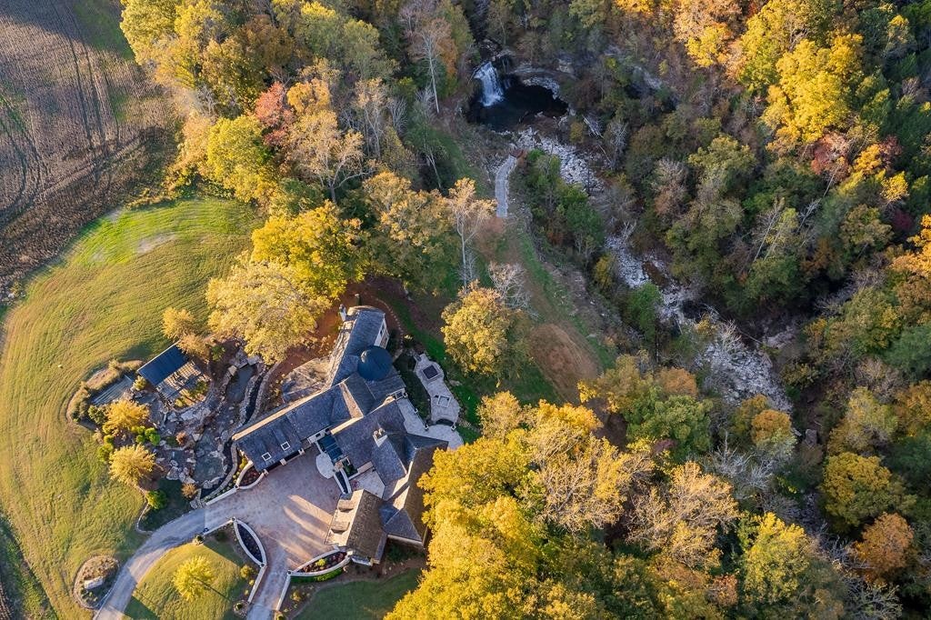 Smithville, Tennessee, 37166, United States, ,7 BathroomsBathrooms,Residential,Active,1769789