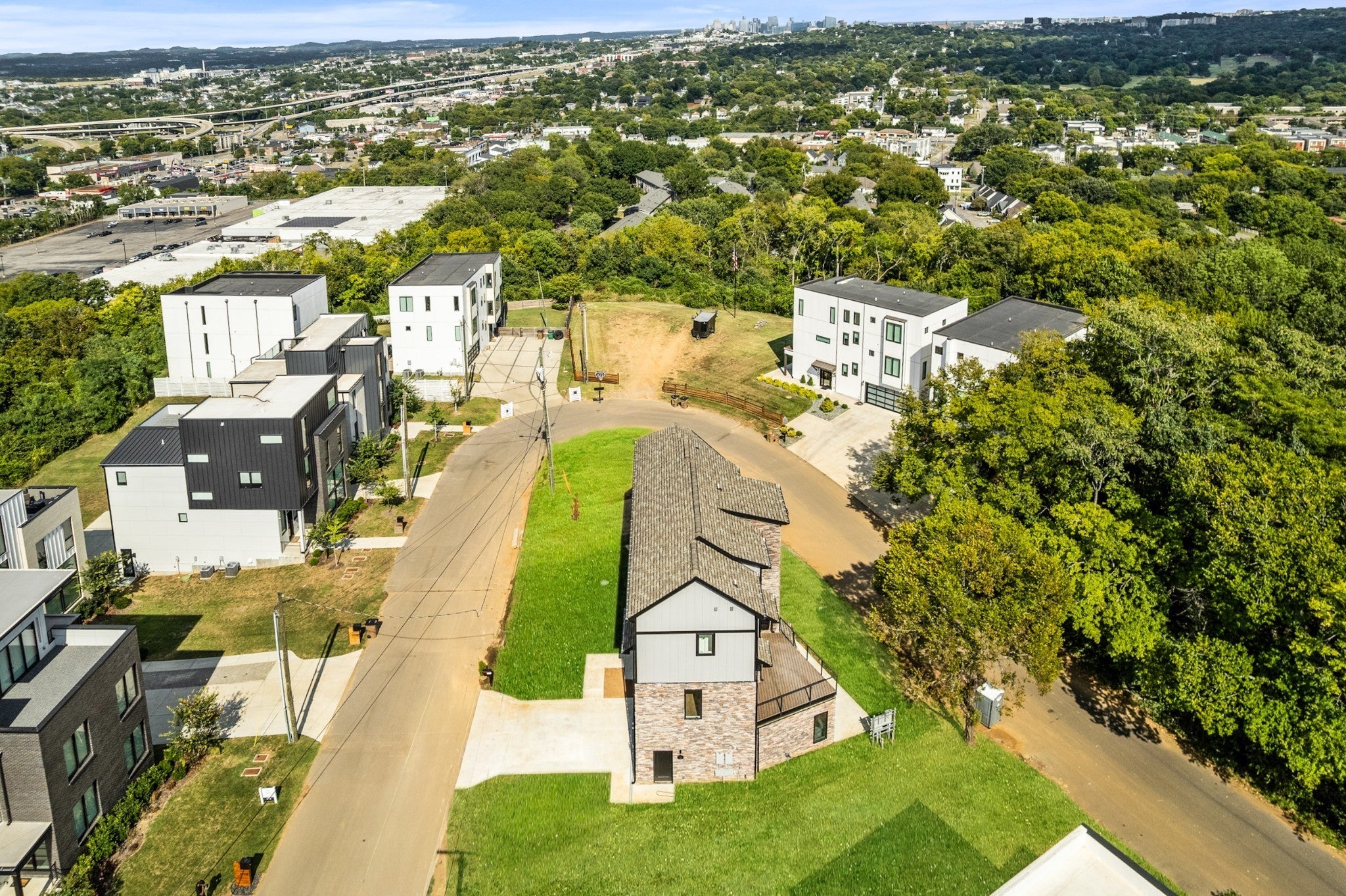 Nashville, Tennessee, 37209, United States, 4 Bedrooms Bedrooms, ,5 BathroomsBathrooms,Residential,Active,2007985