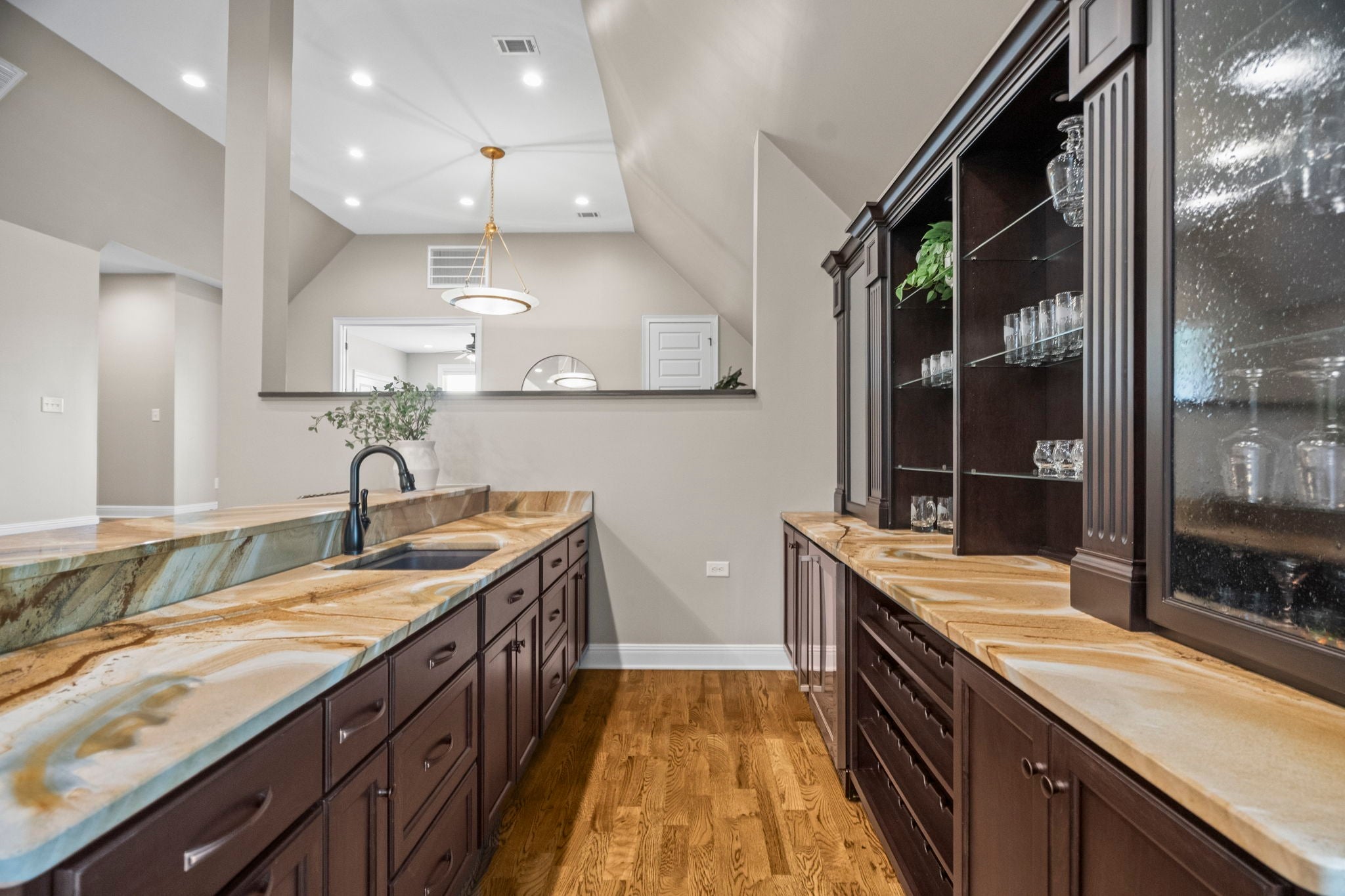 Cross Plains, Tennessee, 37049, United States, 5 Bedrooms Bedrooms, ,6 BathroomsBathrooms,Residential,Active,1919379