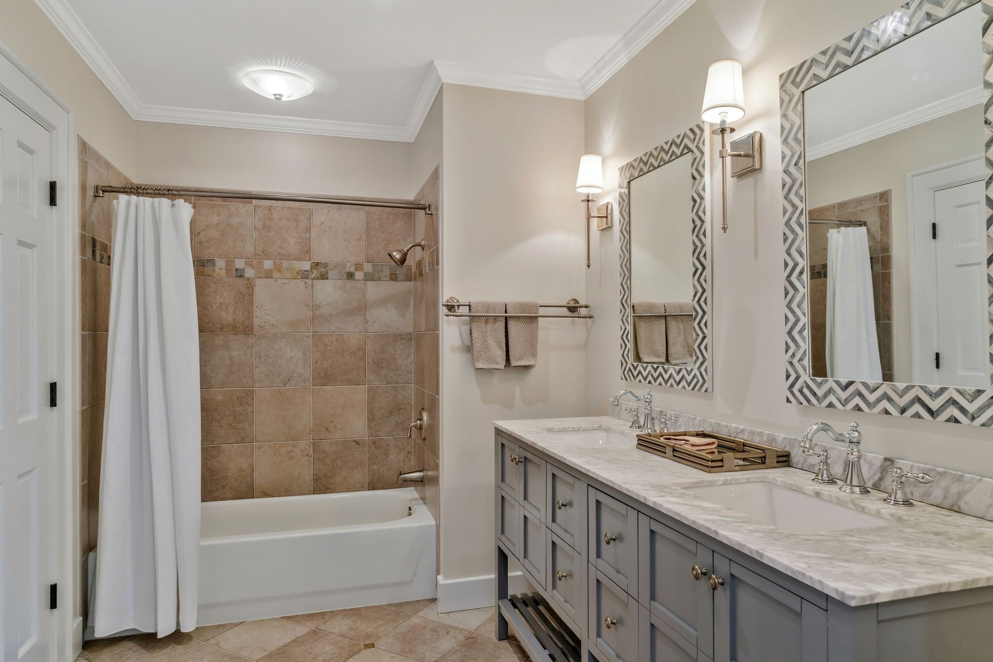 Nashville, Tennessee, 37215, United States, 4 Bedrooms Bedrooms, ,5 BathroomsBathrooms,Residential,Active,1988489