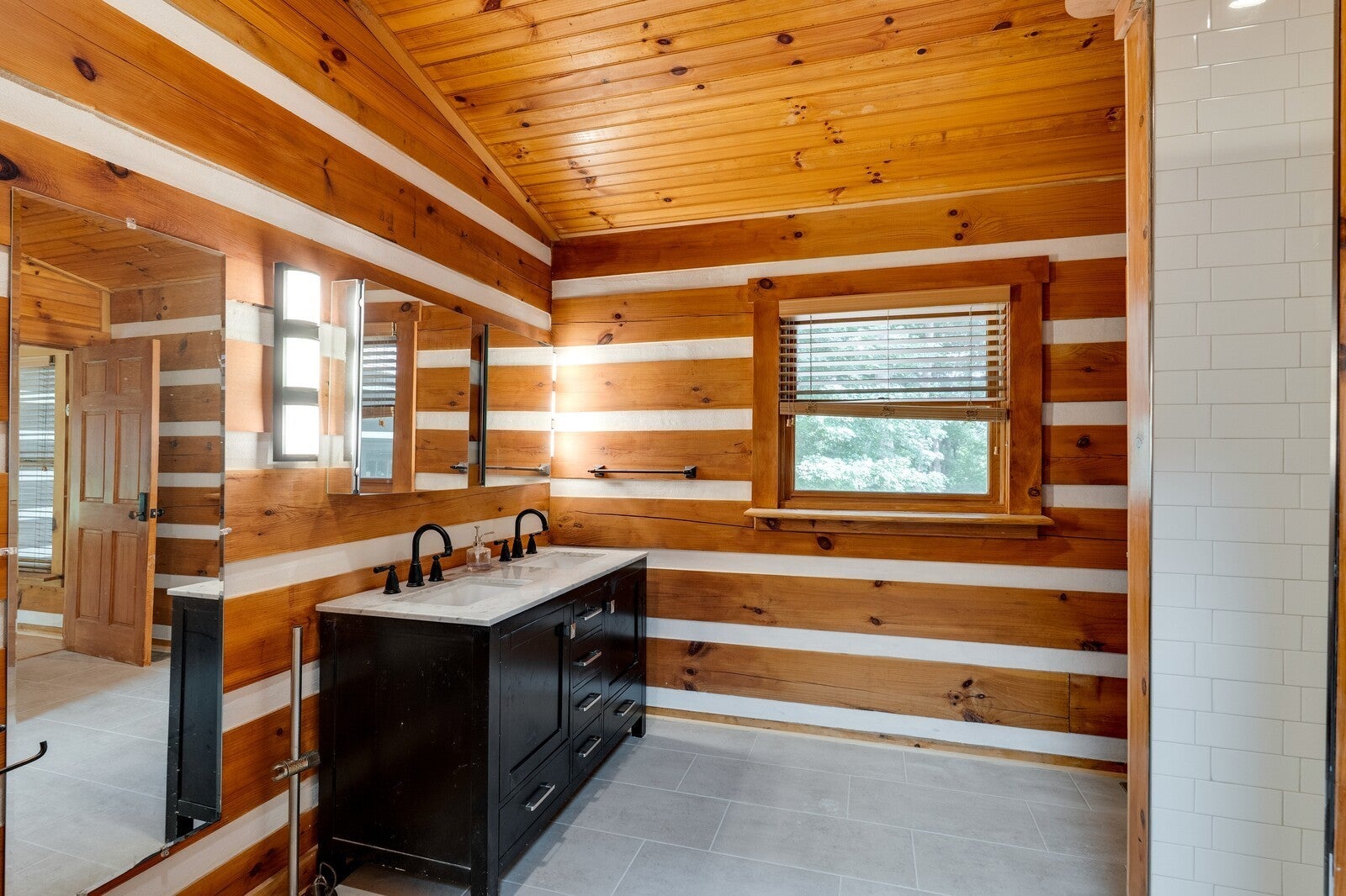 Brentwood, Tennessee, 37027, United States, 3 Bedrooms Bedrooms, ,3 BathroomsBathrooms,Residential,Active,1967284