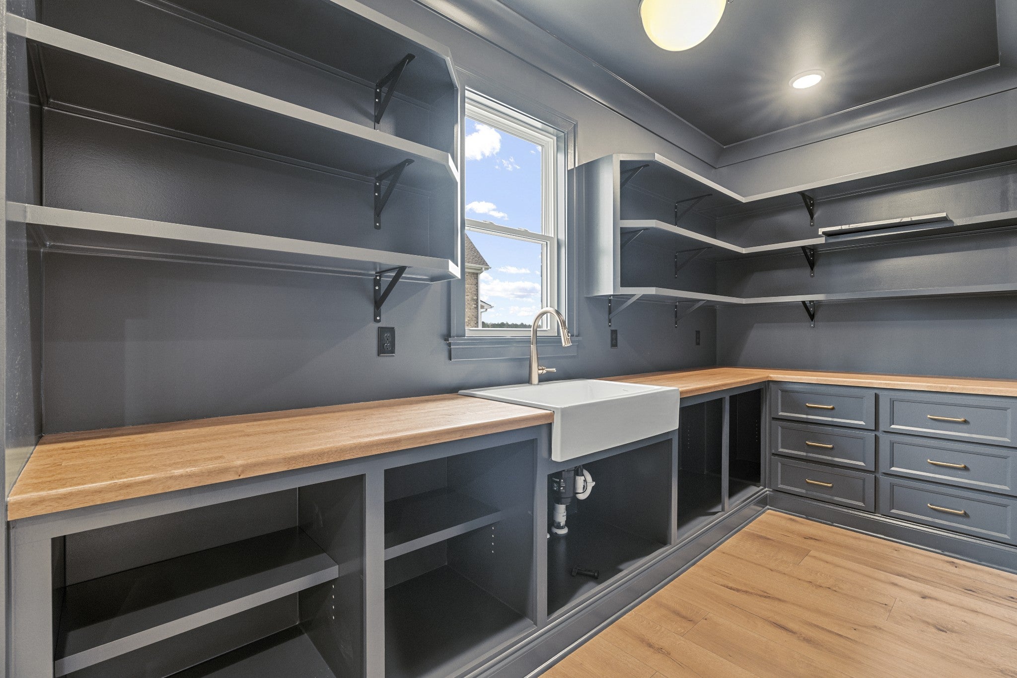 Murfreesboro, Tennessee, 37130, United States, 5 Bedrooms Bedrooms, ,5 BathroomsBathrooms,Residential,Active,2007162