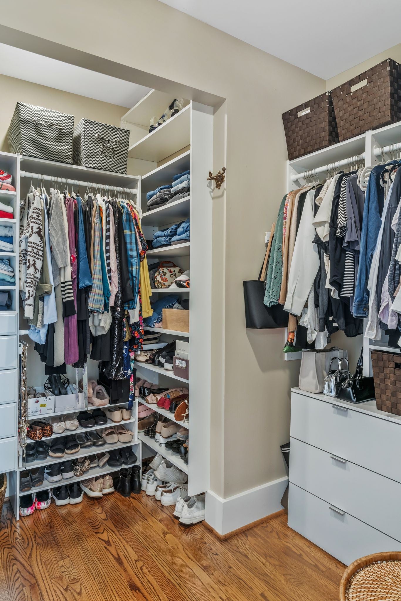 Nashville, Tennessee, 37215, United States, 4 Bedrooms Bedrooms, ,5 BathroomsBathrooms,Residential,Active,1988489