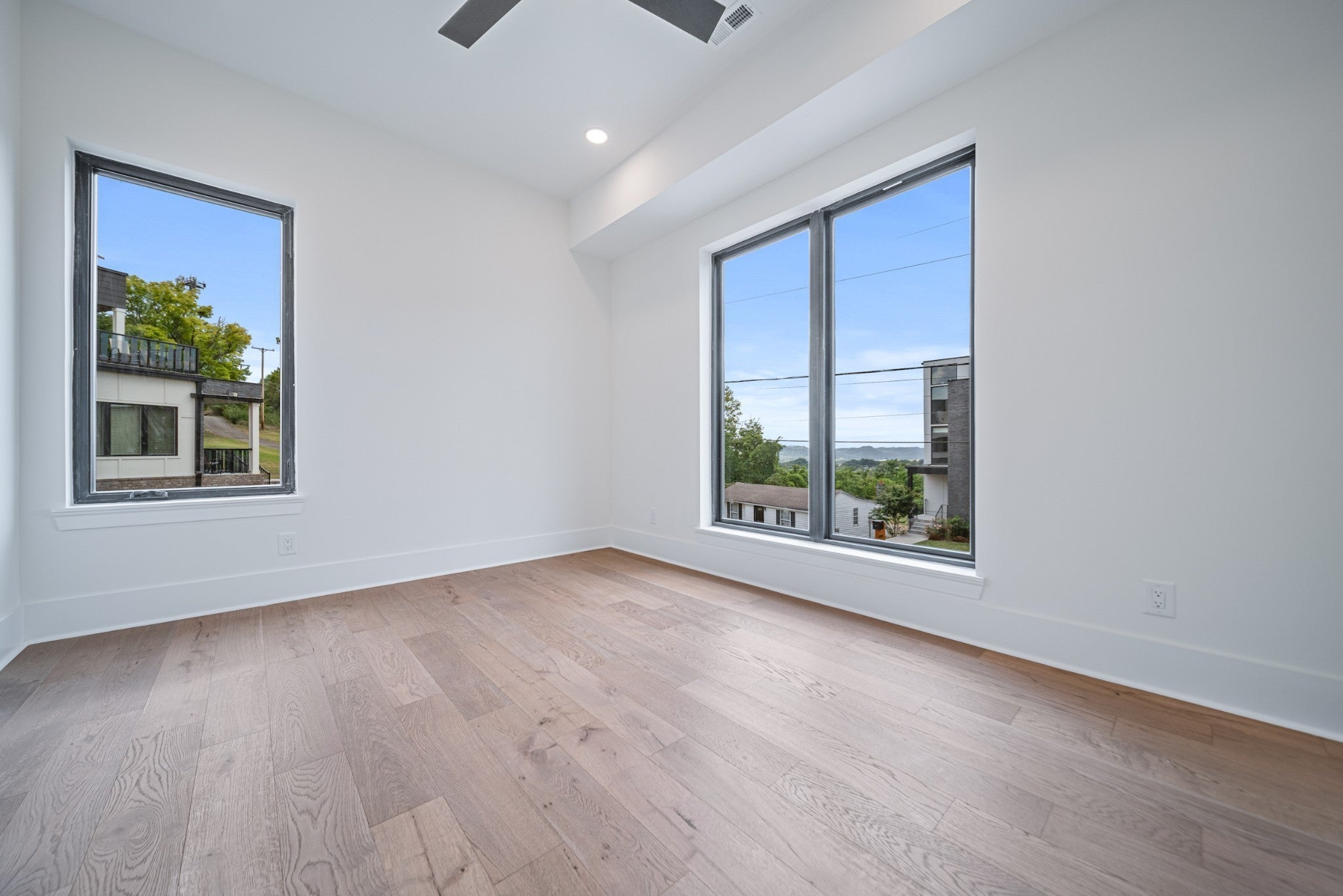 Nashville, Tennessee, 37209, United States, 4 Bedrooms Bedrooms, ,5 BathroomsBathrooms,Residential,Active,2007985