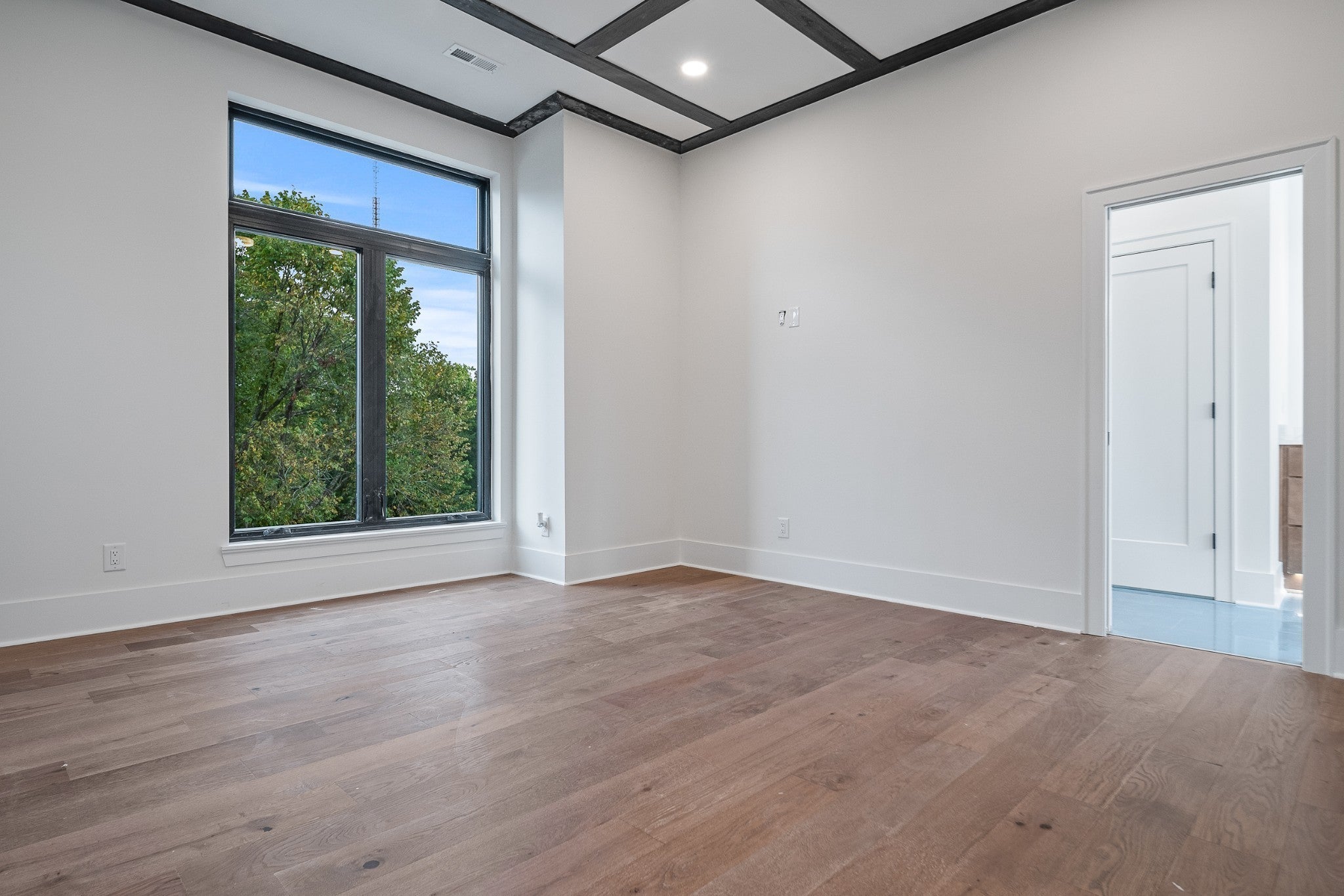 Nashville, Tennessee, 37209, United States, 4 Bedrooms Bedrooms, ,5 BathroomsBathrooms,Residential,Active,2007985