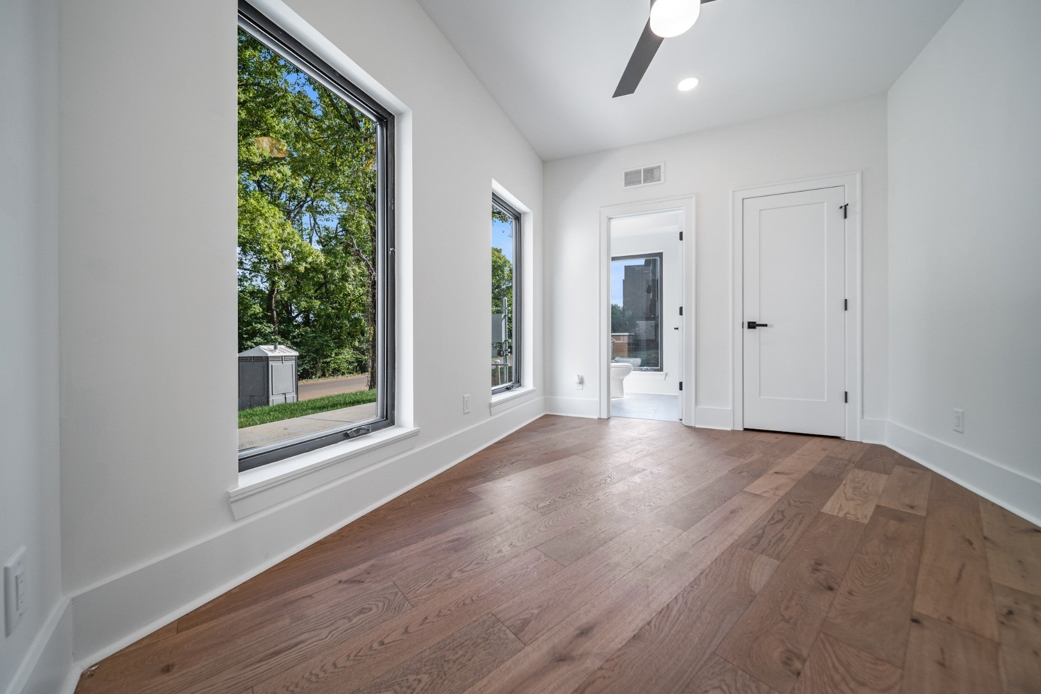 Nashville, Tennessee, 37209, United States, 4 Bedrooms Bedrooms, ,5 BathroomsBathrooms,Residential,Active,2007985