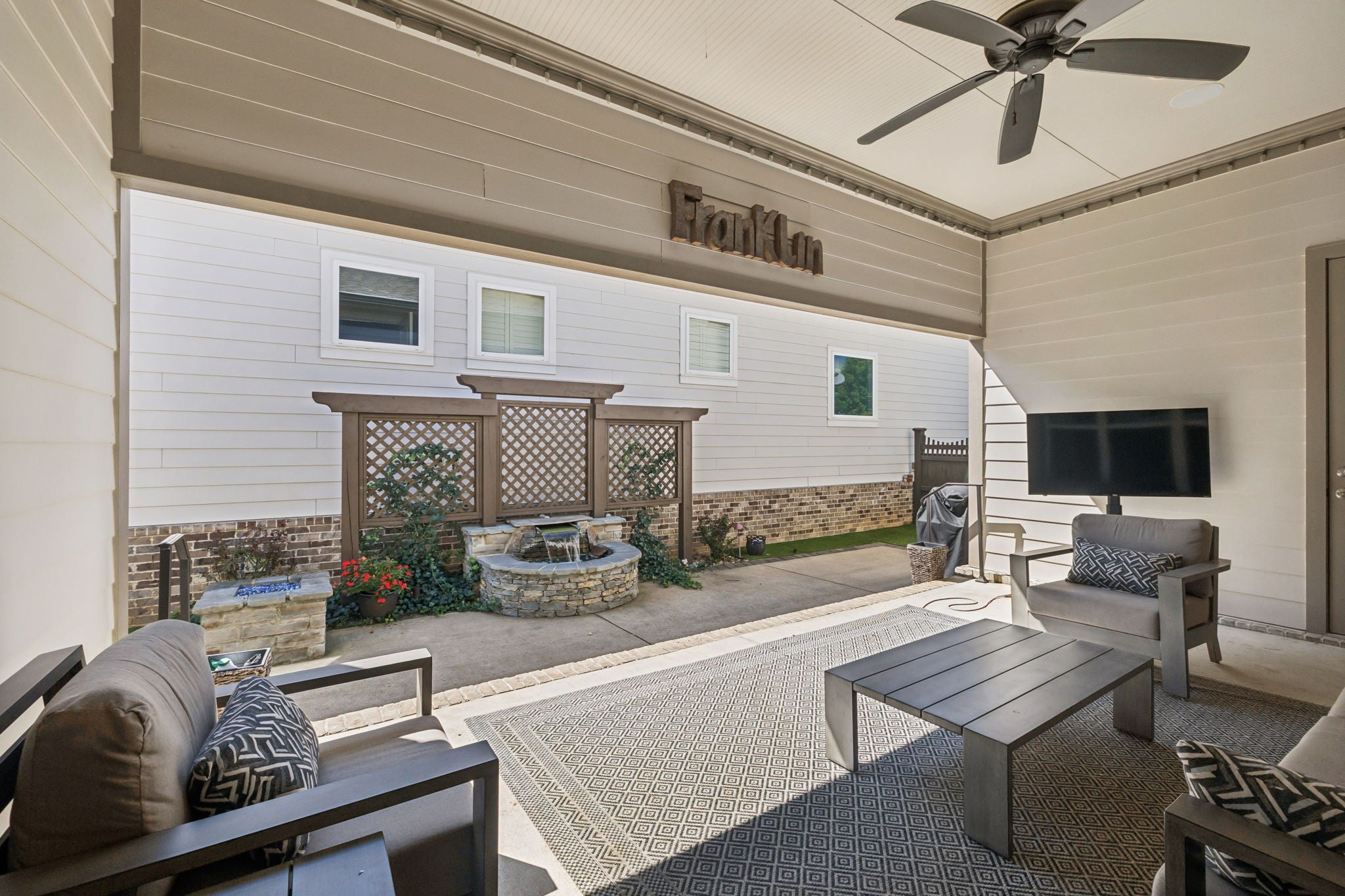 Franklin, Tennessee, 37064, United States, 3 Bedrooms Bedrooms, ,3 BathroomsBathrooms,Residential,Active,1954002