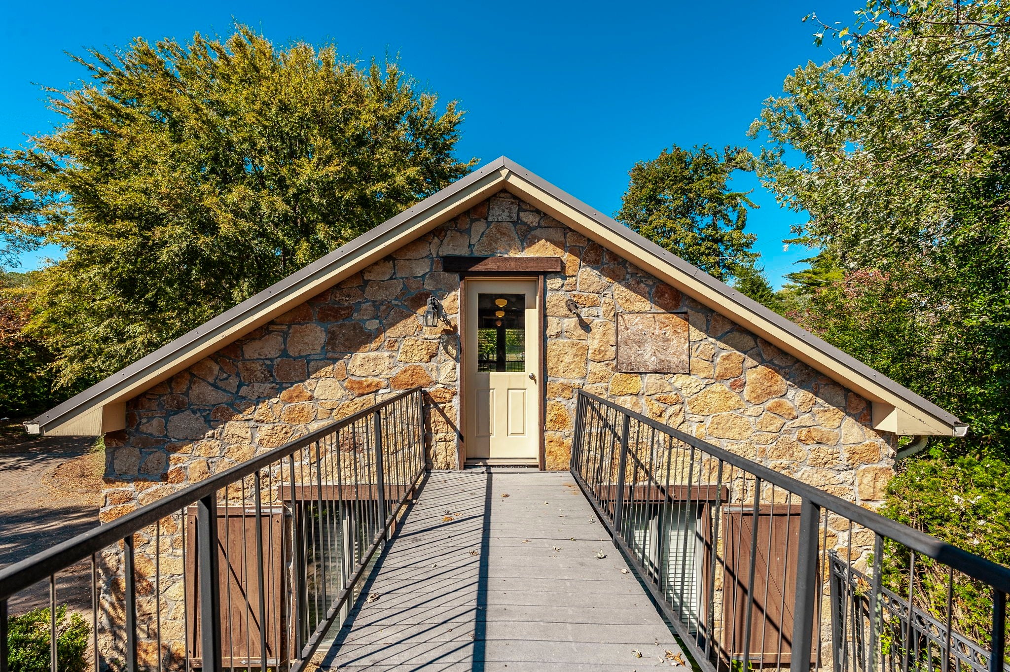 Hendersonville, Tennessee, 37075, United States, 4 Bedrooms Bedrooms, ,4 BathroomsBathrooms,Residential,Active,1959950