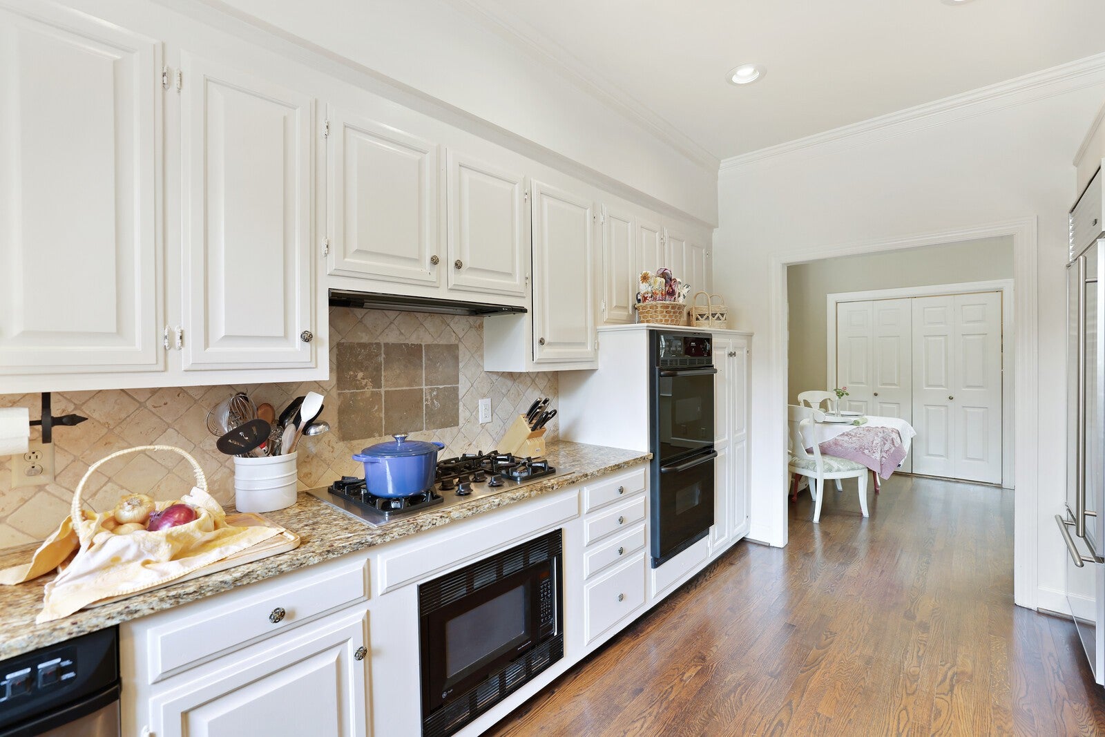 Nashville, Tennessee, 37205, United States, 4 Bedrooms Bedrooms, ,4 BathroomsBathrooms,Residential,Active,1953261