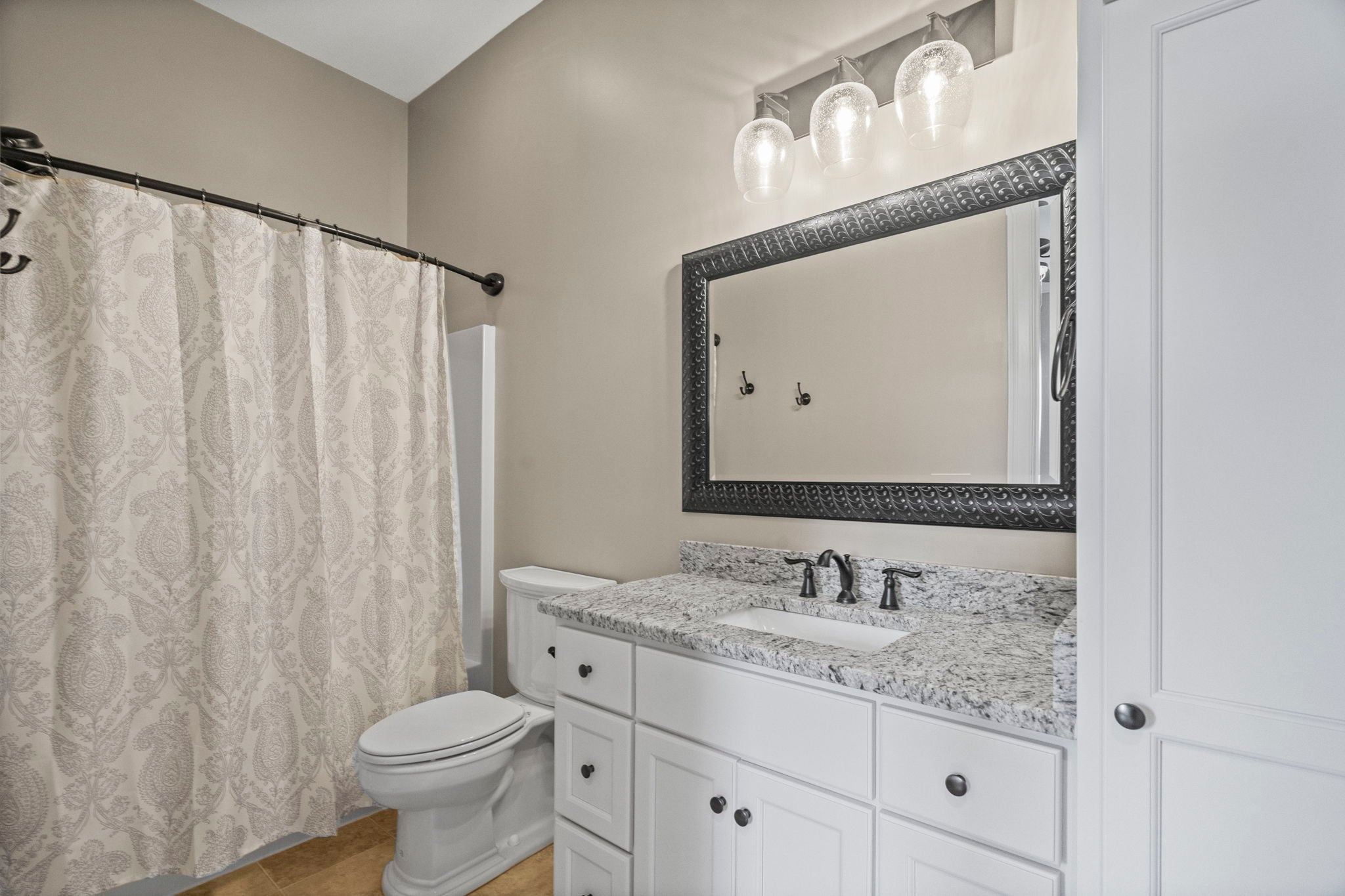 Cross Plains, Tennessee, 37049, United States, 5 Bedrooms Bedrooms, ,6 BathroomsBathrooms,Residential,Active,1919379