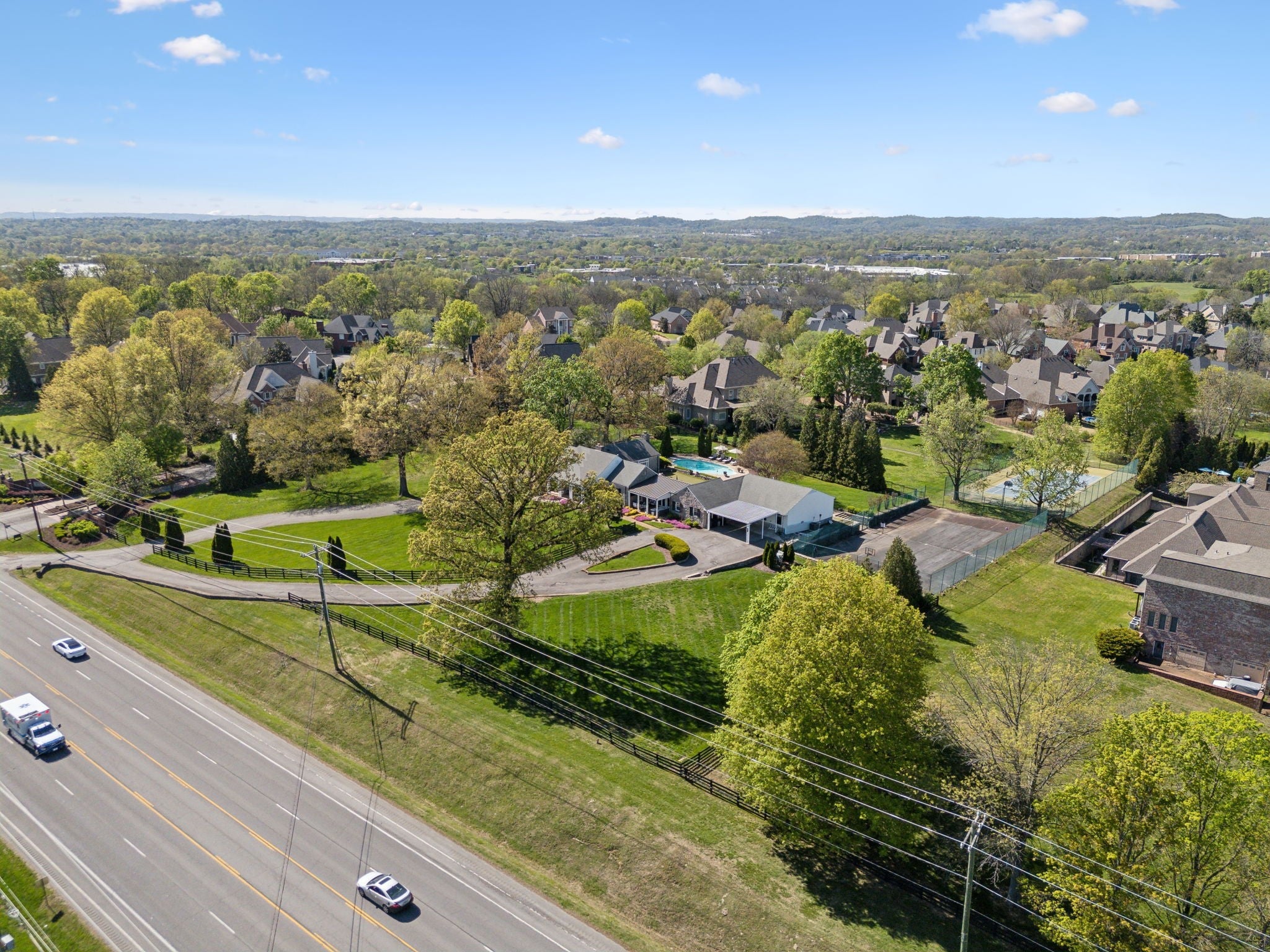 Hendersonville, Tennessee, 37075, United States, 4 Bedrooms Bedrooms, ,4 BathroomsBathrooms,Residential,Active,1889035
