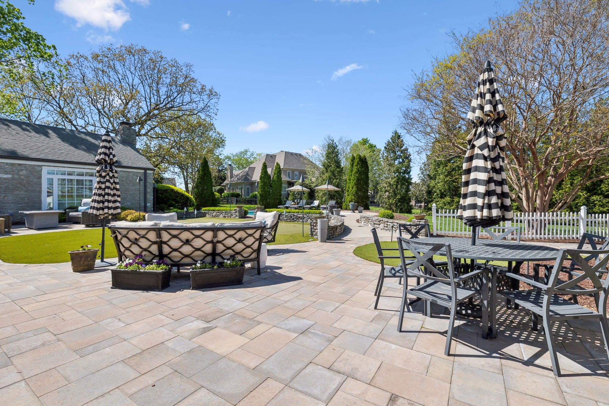 Hendersonville, Tennessee, 37075, United States, 4 Bedrooms Bedrooms, ,4 BathroomsBathrooms,Residential,Active,1889035