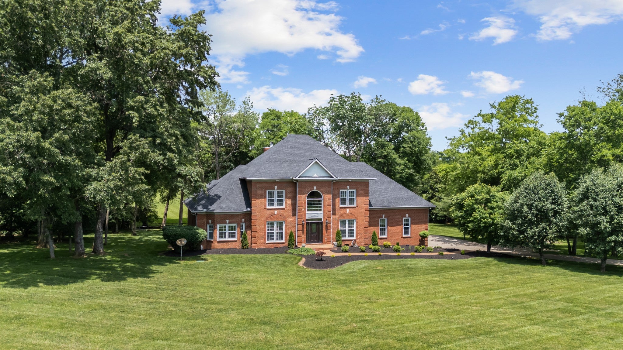 Gallatin, Tennessee, 37066, United States, 4 Bedrooms Bedrooms, ,5 BathroomsBathrooms,Residential,Active,1834473