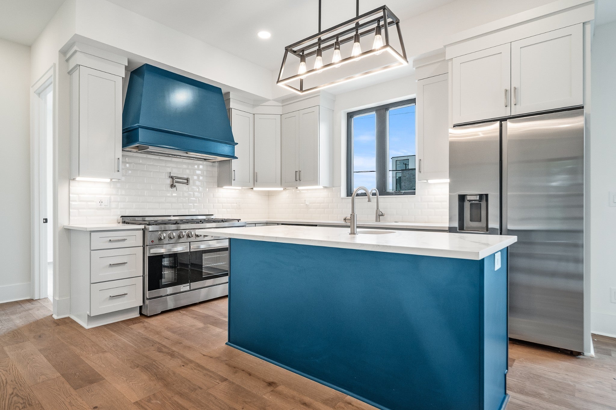 Nashville, Tennessee, 37209, United States, 4 Bedrooms Bedrooms, ,5 BathroomsBathrooms,Residential,Active,2007985