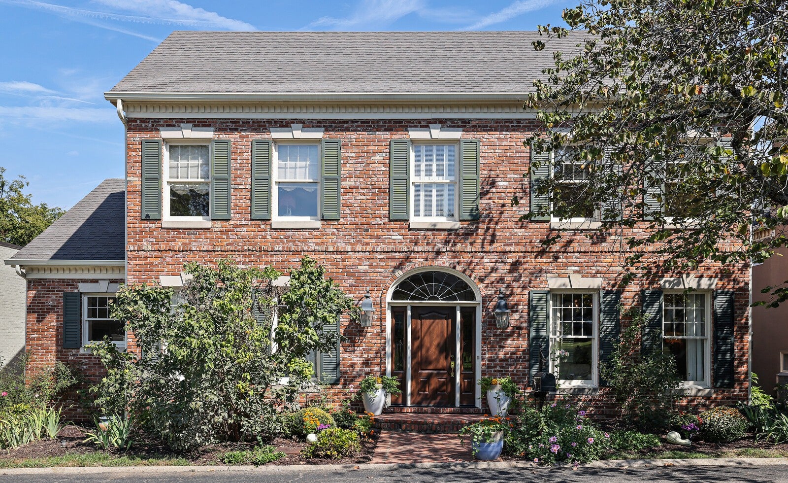 Nashville, Tennessee, 37205, United States, 4 Bedrooms Bedrooms, ,4 BathroomsBathrooms,Residential,Active,1953261