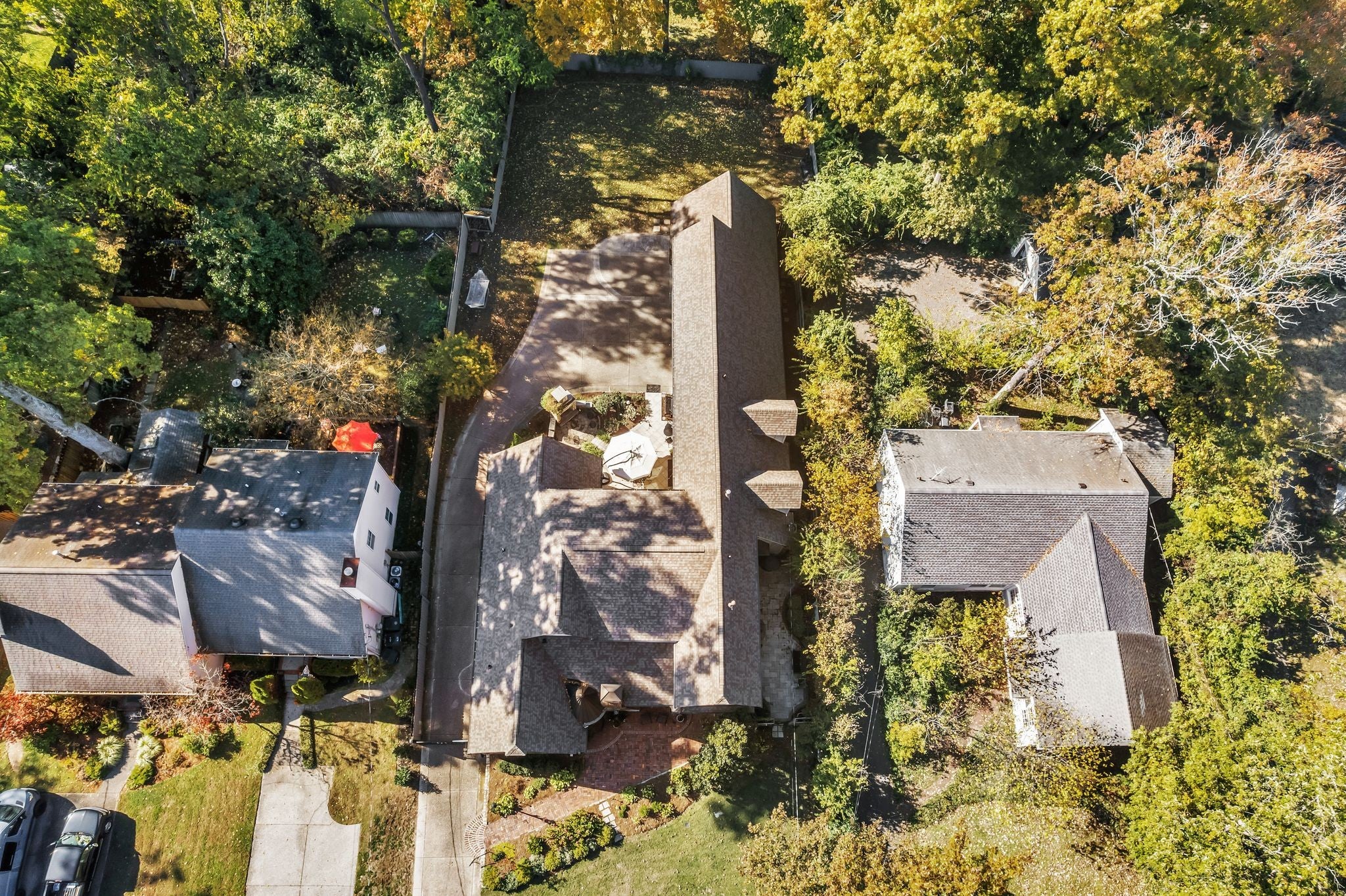 Nashville, Tennessee, 37215, United States, 4 Bedrooms Bedrooms, ,5 BathroomsBathrooms,Residential,Active,1988489