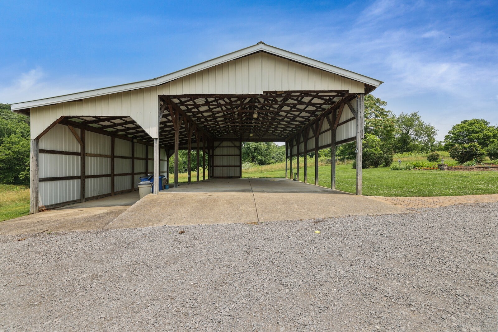 Goodlettsville, Tennessee, 37072, United States, 4 Bedrooms Bedrooms, ,4 BathroomsBathrooms,Residential,Active,1853351