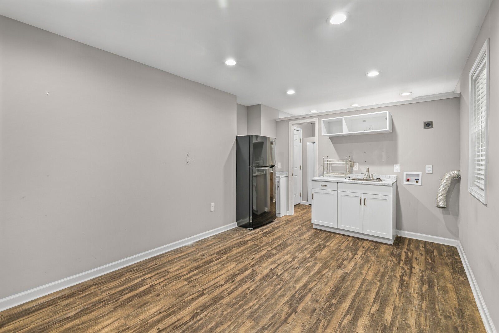 Nashville, Tennessee, 37212, United States, 4 Bedrooms Bedrooms, ,4 BathroomsBathrooms,Residential,Active,1999175