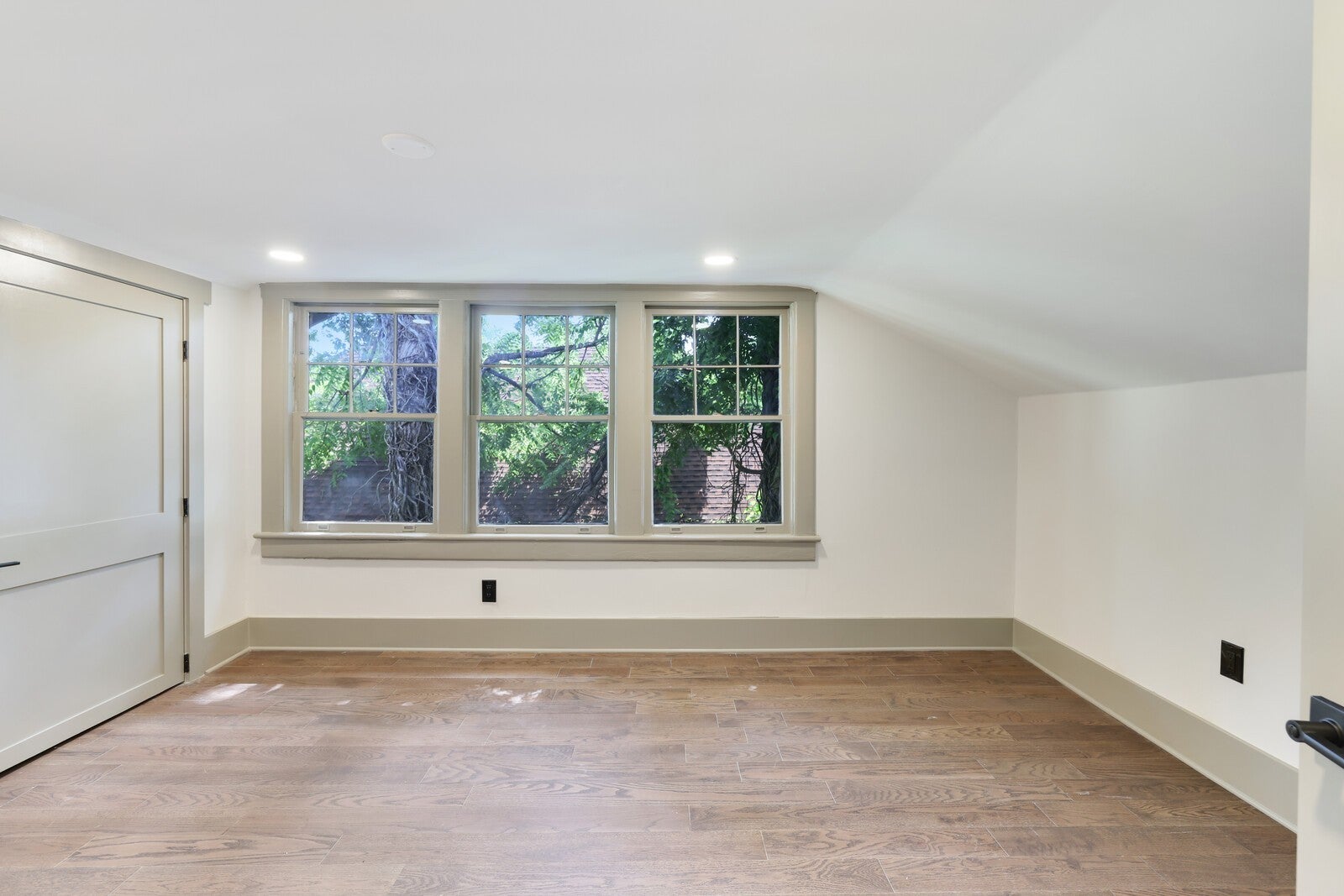 Nashville, Tennessee, 37206, United States, 4 Bedrooms Bedrooms, ,4 BathroomsBathrooms,Residential,Active,1953279