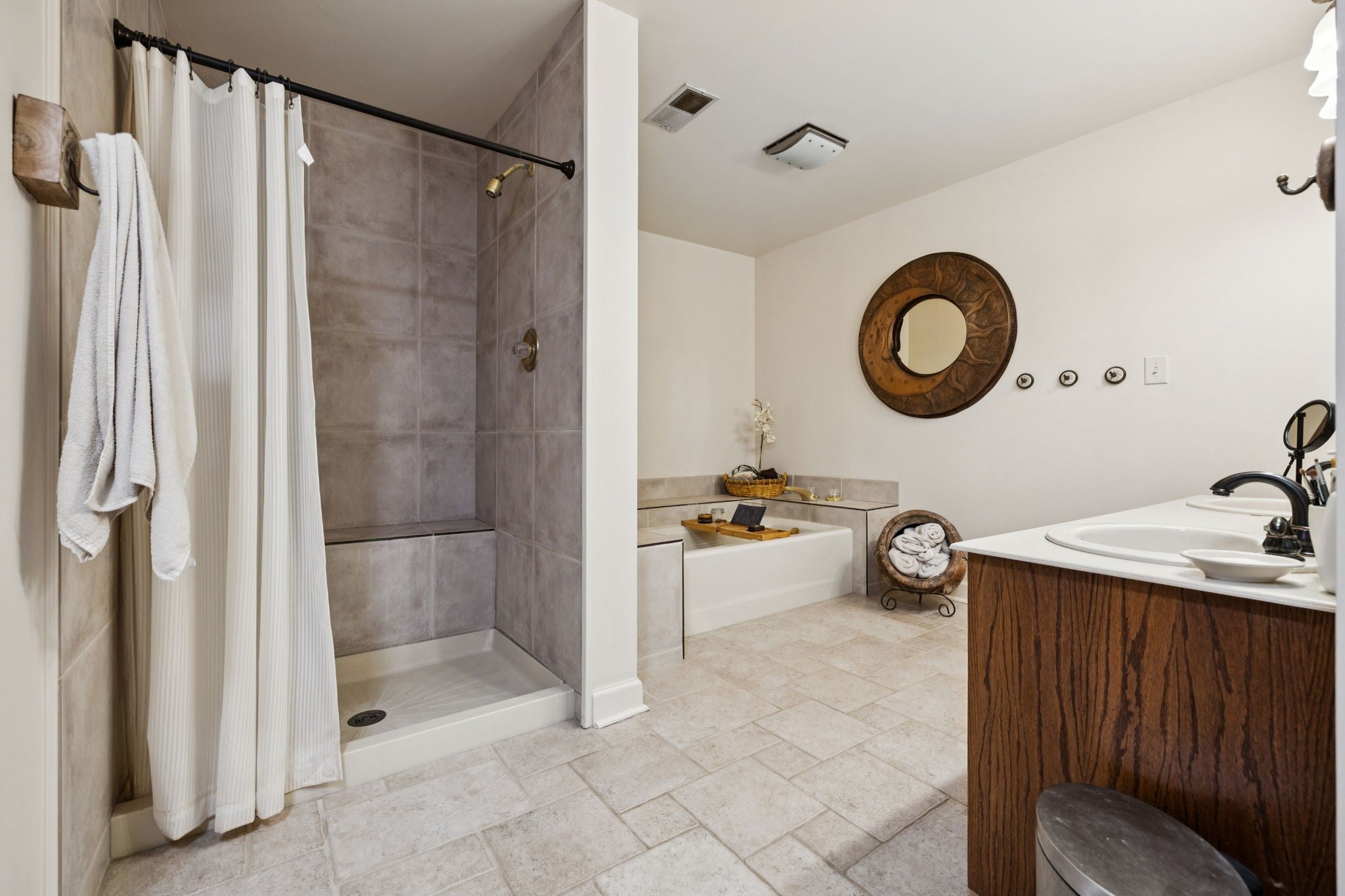 Hermitage, Tennessee, 37076, United States, 4 Bedrooms Bedrooms, ,3 BathroomsBathrooms,Residential,Active,1945343