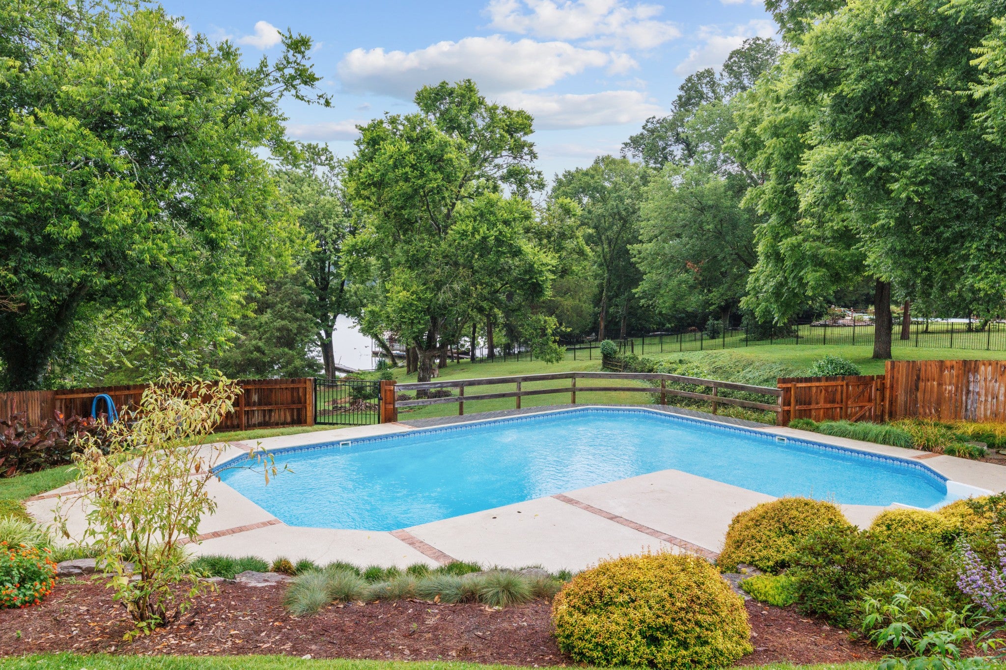 Gallatin, Tennessee, 37066, United States, 4 Bedrooms Bedrooms, ,3 BathroomsBathrooms,Residential,Active,1886830