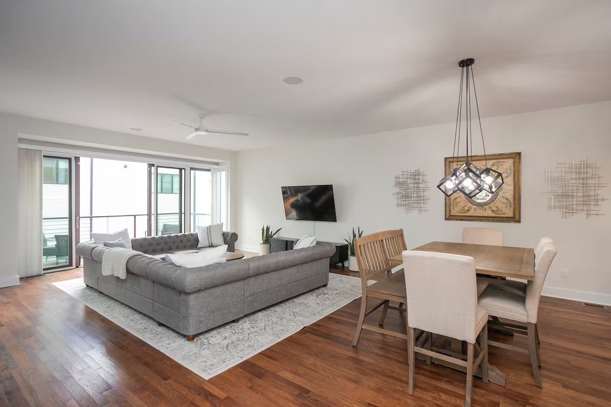 Nashville, Tennessee, 37208, United States, 7 Bedrooms Bedrooms, ,7 BathroomsBathrooms,Residential,Active,1997582