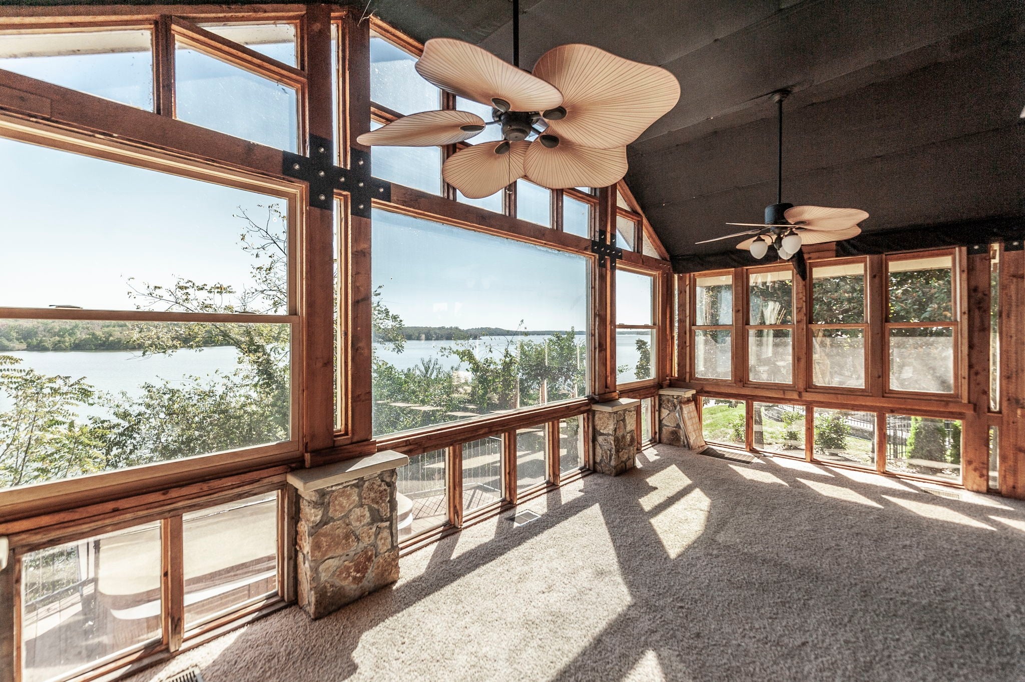 Hendersonville, Tennessee, 37075, United States, 4 Bedrooms Bedrooms, ,4 BathroomsBathrooms,Residential,Active,1959950