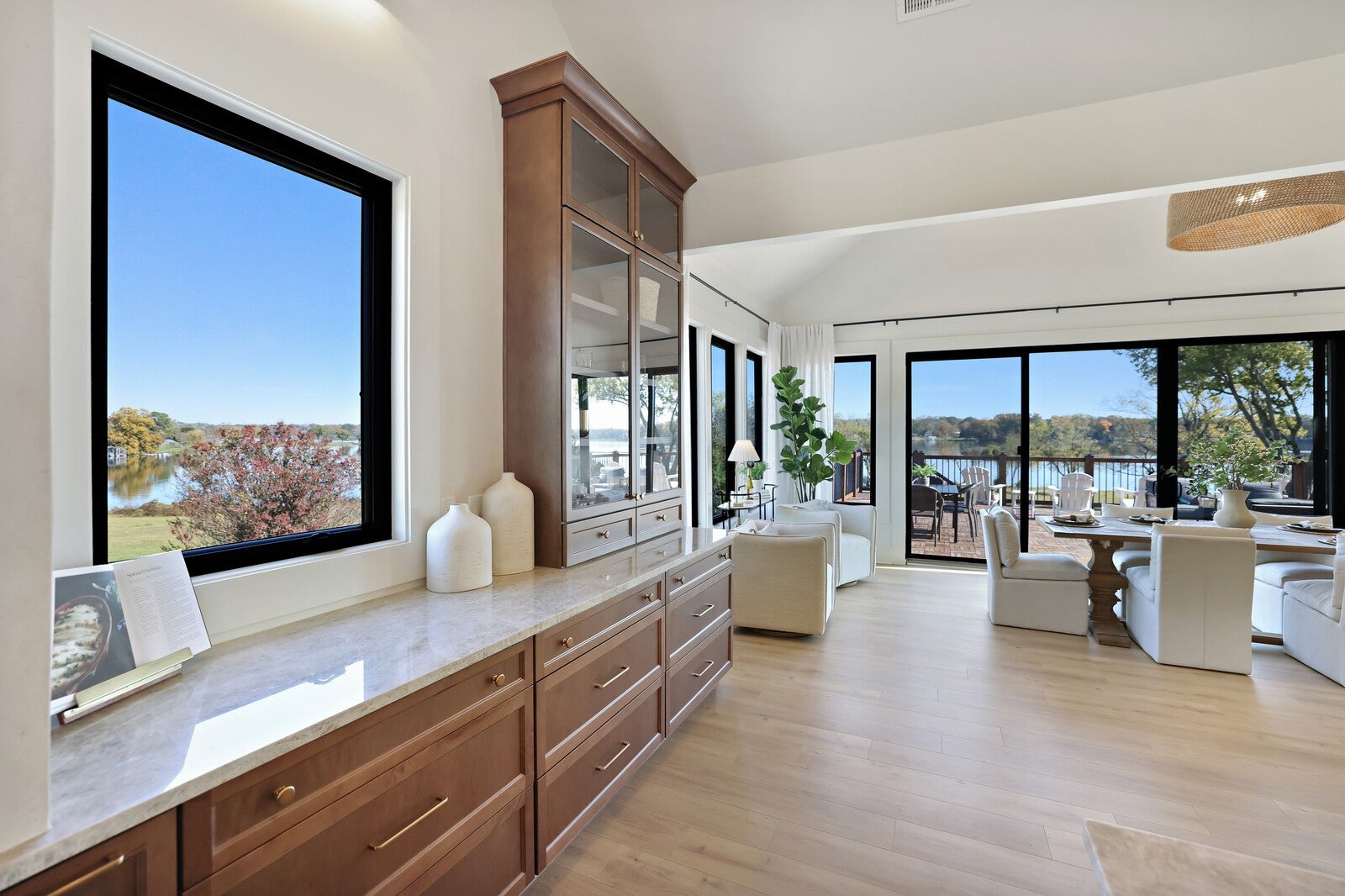 Hendersonville, Tennessee, 37075, United States, 5 Bedrooms Bedrooms, ,5 BathroomsBathrooms,Residential,Active,1988446