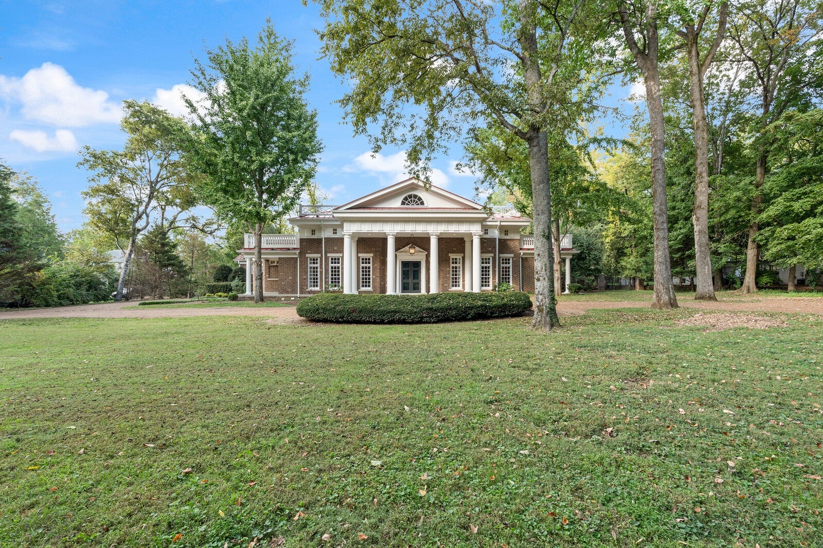 Nashville, Tennessee, 37205, United States, 5 Bedrooms Bedrooms, ,7 BathroomsBathrooms,Residential,Active,1965991