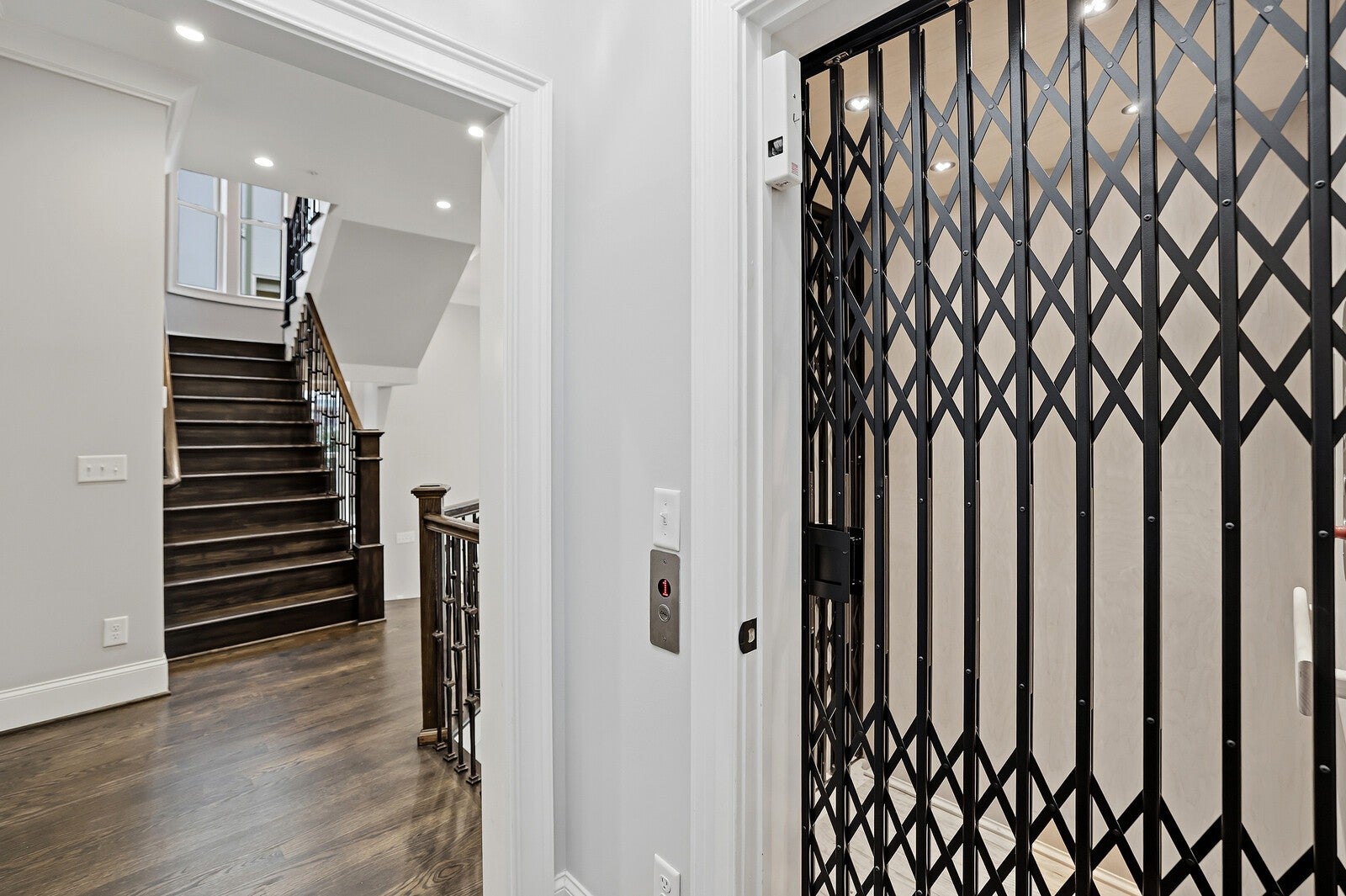 Nashville, Tennessee, 37206, United States, 7 Bedrooms Bedrooms, ,8 BathroomsBathrooms,Residential,Active,2006799