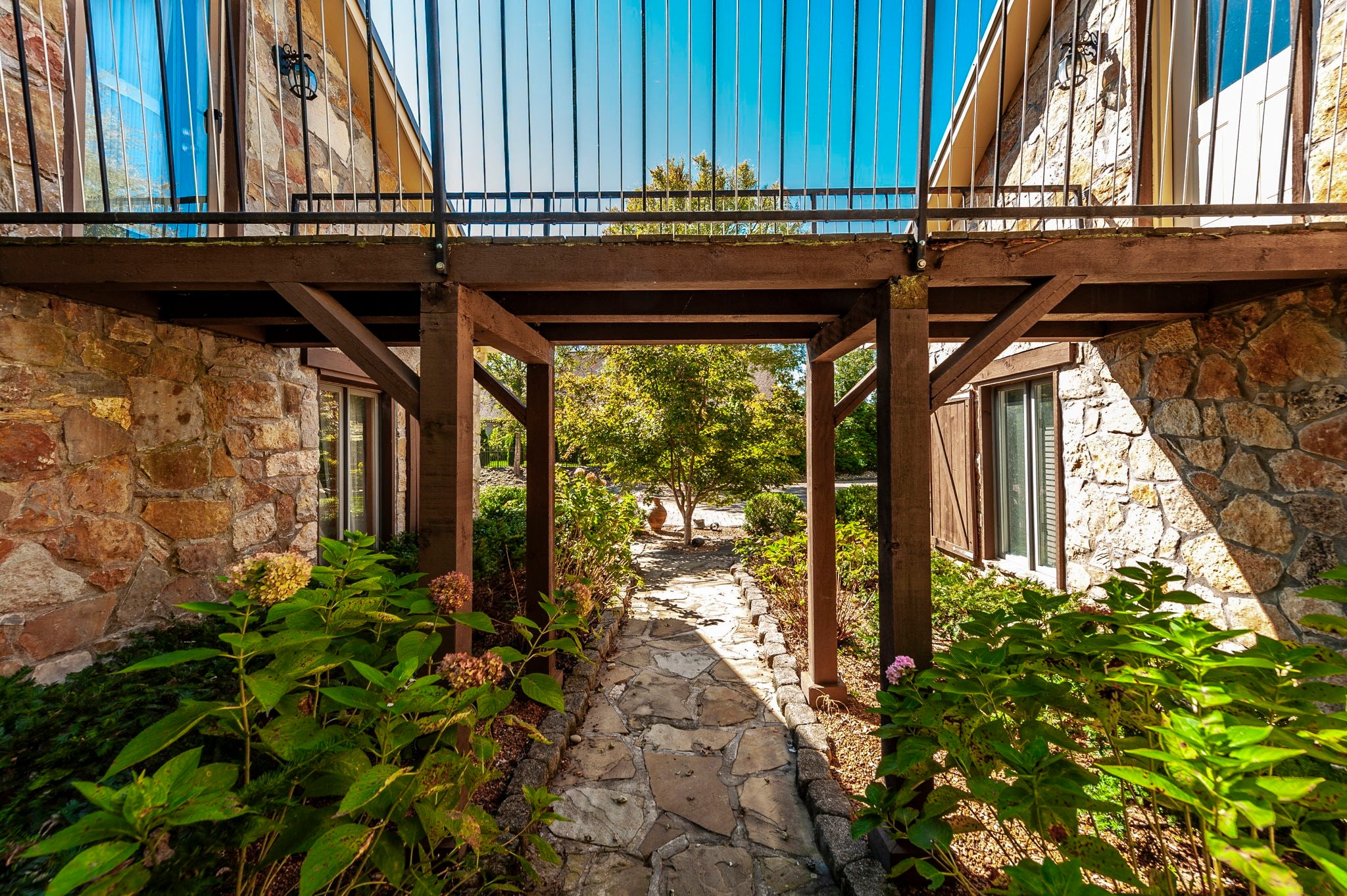 Hendersonville, Tennessee, 37075, United States, 4 Bedrooms Bedrooms, ,4 BathroomsBathrooms,Residential,Active,1959950