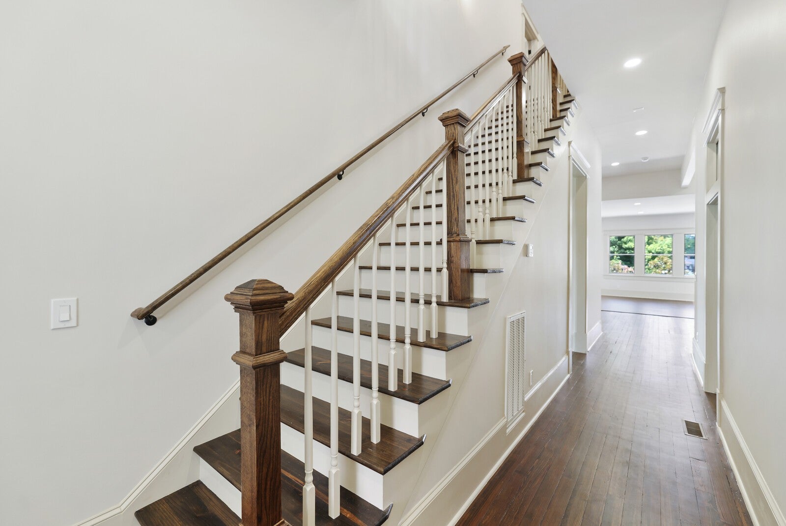 Nashville, Tennessee, 37204, United States, 4 Bedrooms Bedrooms, ,4 BathroomsBathrooms,Residential,Active,1922332