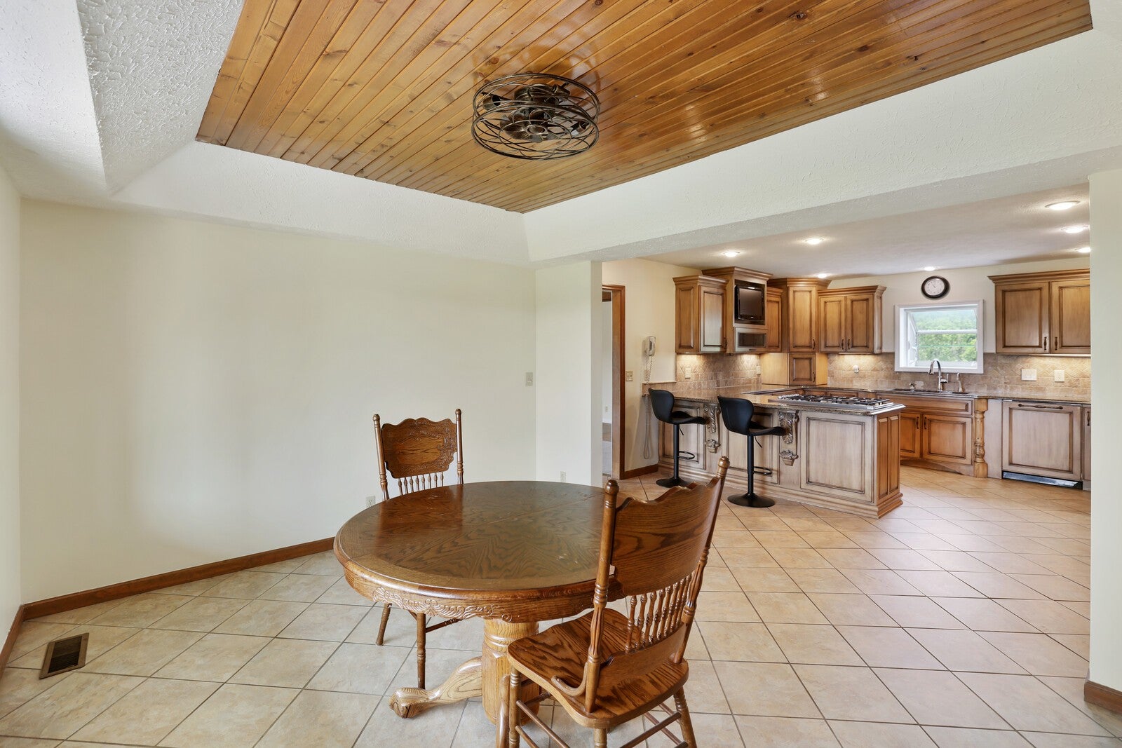 Goodlettsville, Tennessee, 37072, United States, 4 Bedrooms Bedrooms, ,4 BathroomsBathrooms,Residential,Active,1853351