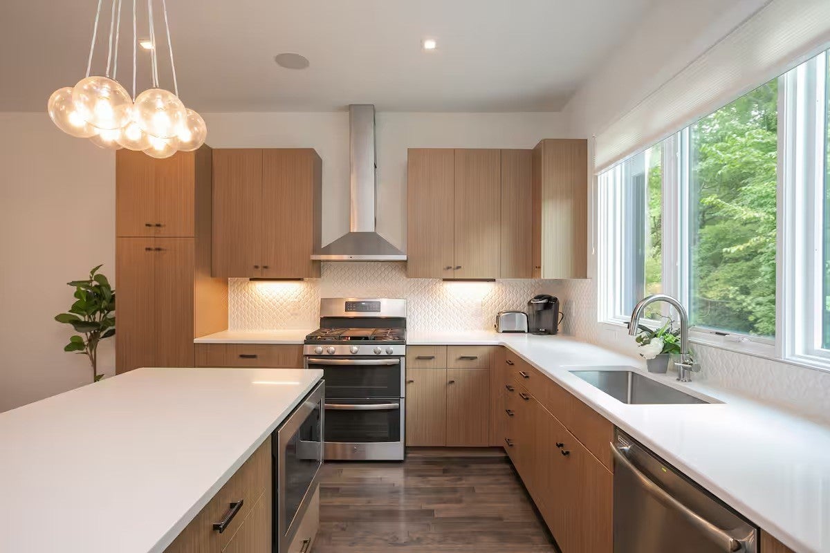 Nashville, Tennessee, 37208, United States, 7 Bedrooms Bedrooms, ,7 BathroomsBathrooms,Residential,Active,1997582