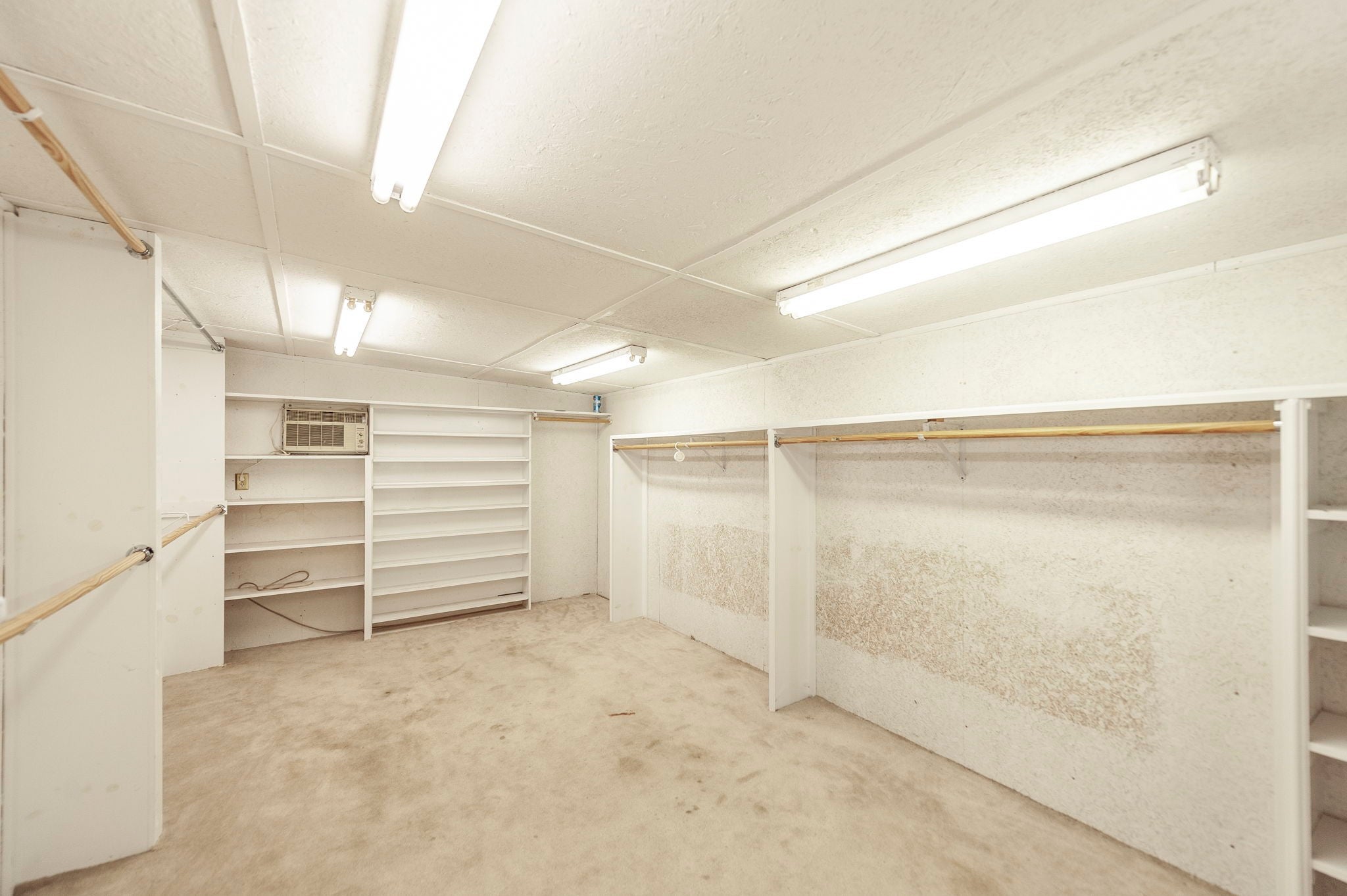 Hendersonville, Tennessee, 37075, United States, 4 Bedrooms Bedrooms, ,4 BathroomsBathrooms,Residential,Active,1959950